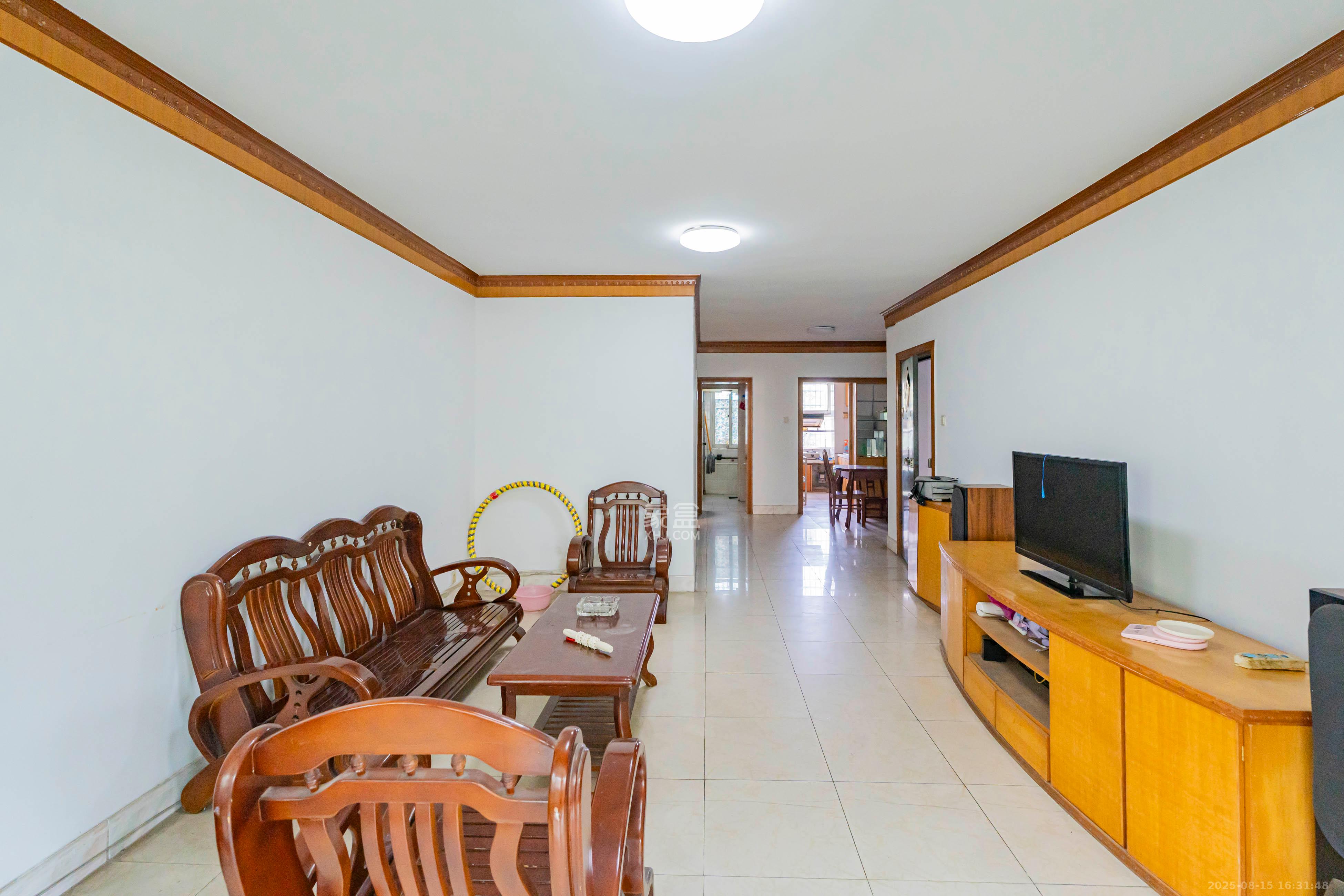 金帆小区  2室2厅1卫    45.5万 金帆小区  2室2厅1卫    45.5万客厅