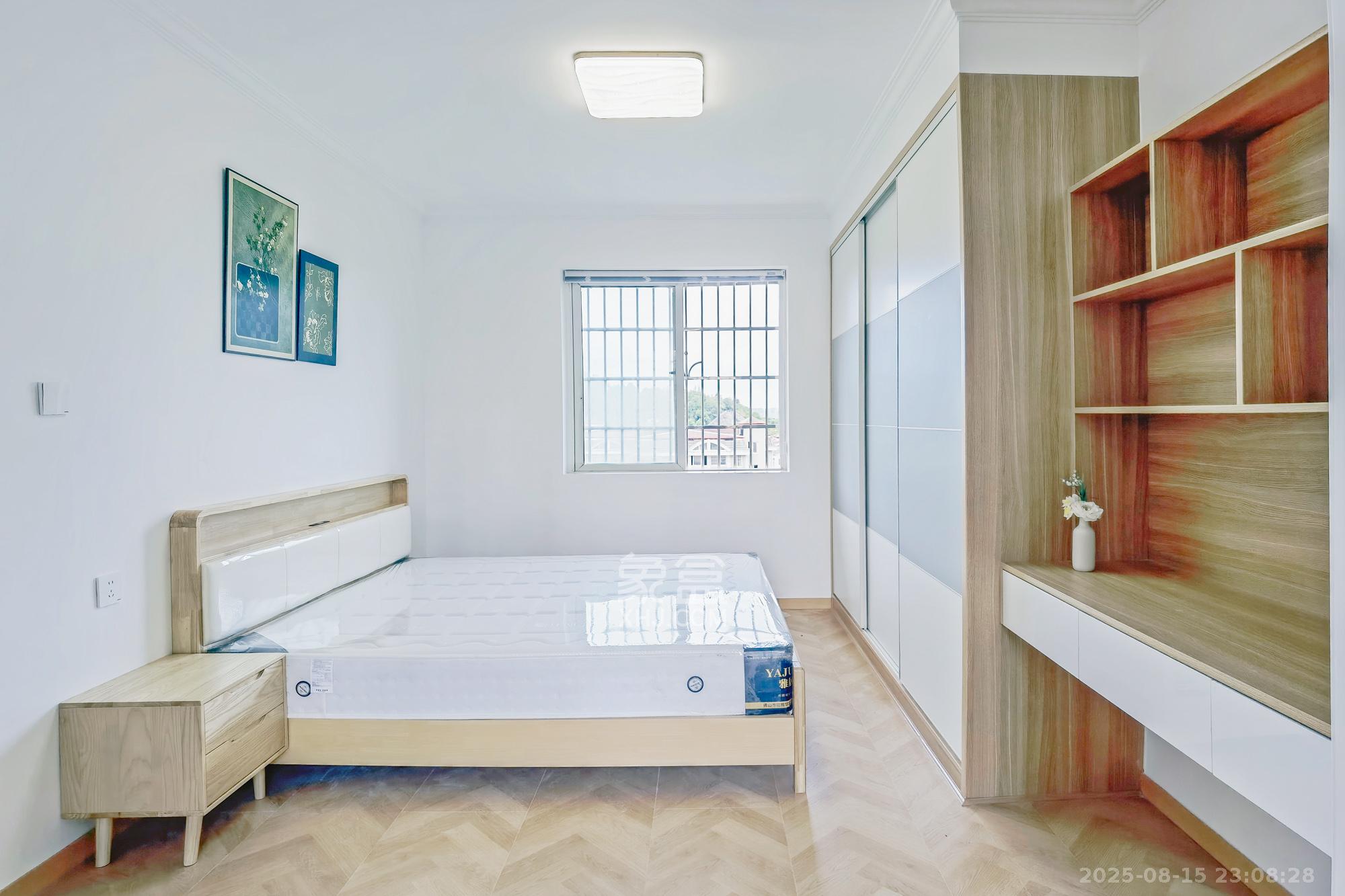 新诚小区 3室2厅1卫 59.8万 新诚小区 3室2厅1卫 59.8万卧室