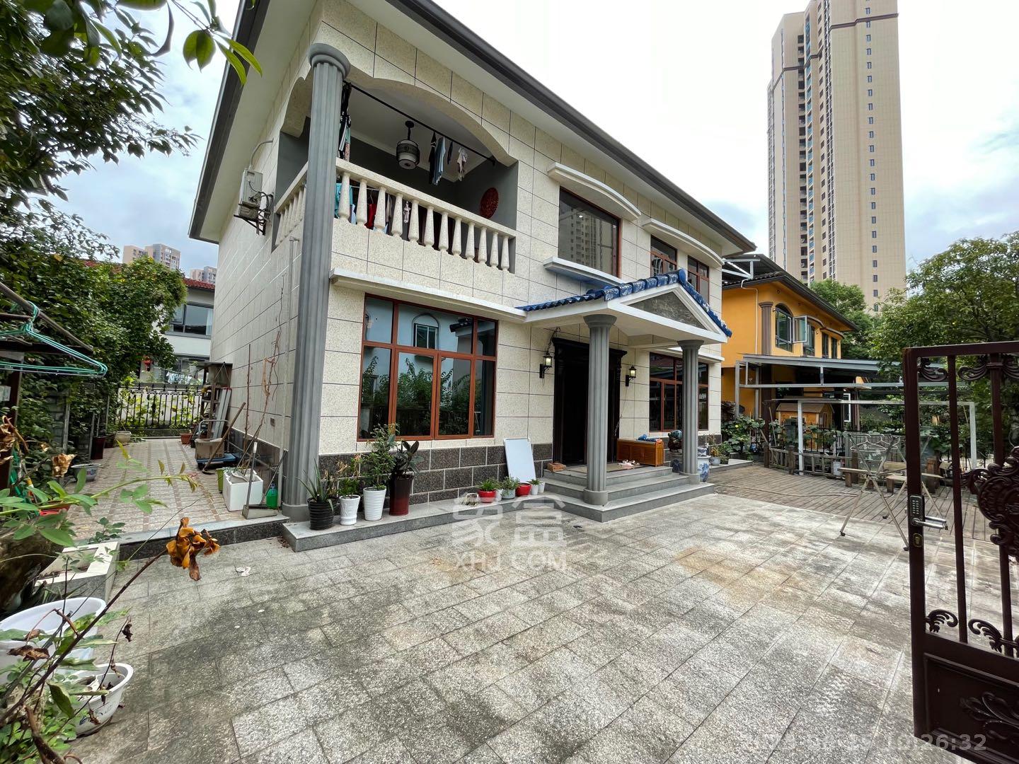 御景龙城  6室2厅3卫   13800.00元/月