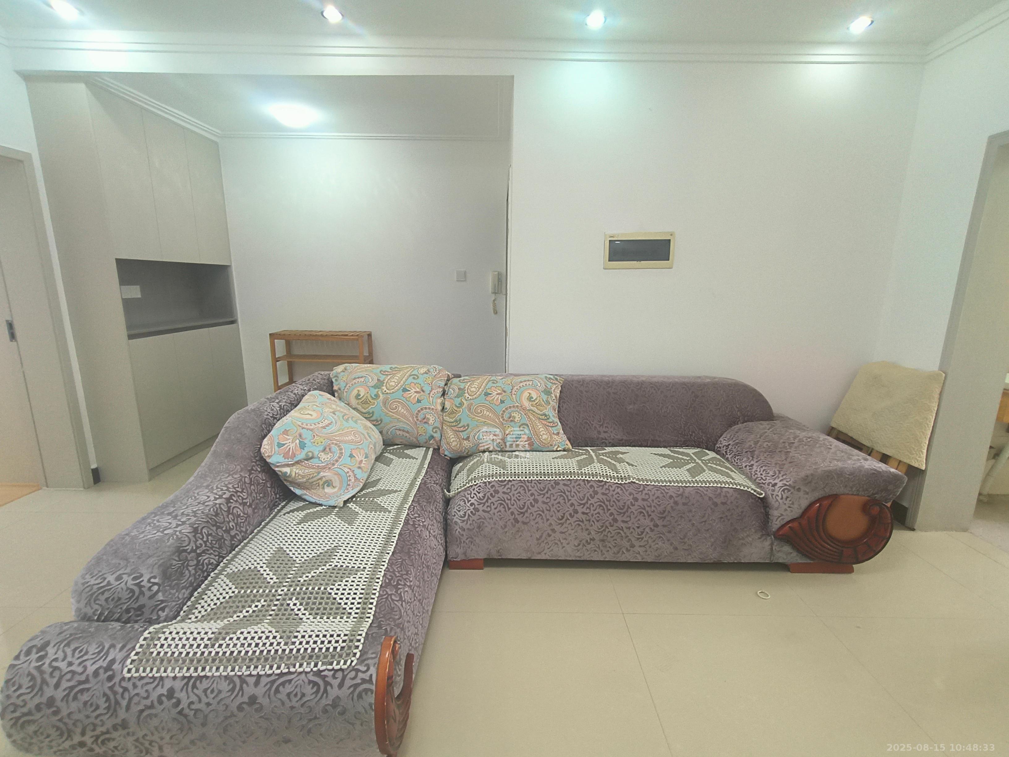 湘绣城  2室1厅1卫    1400.0元/月 湘绣城  2室1厅1卫    1400.0元/月室内图