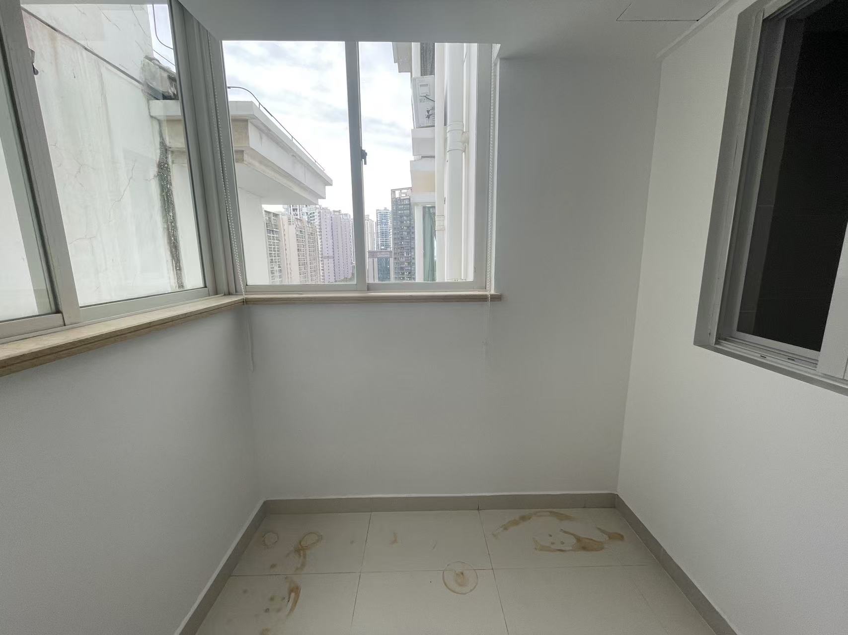 兆南绿岛家园 4室2厅3卫 7000.0元/月 兆南绿岛家园 4室2厅3卫 7000.0元/月室内图