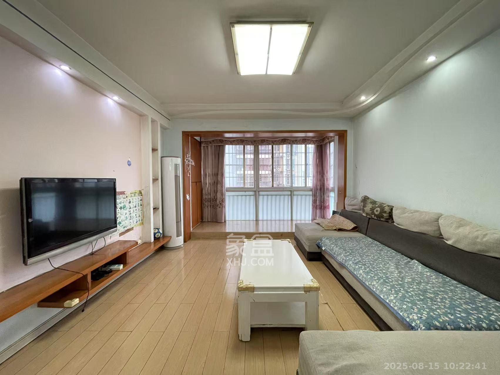 嘉逸名庭  2室2厅1卫    2300.0元/月 嘉逸名庭  2室2厅1卫    2300.0元/月室内图