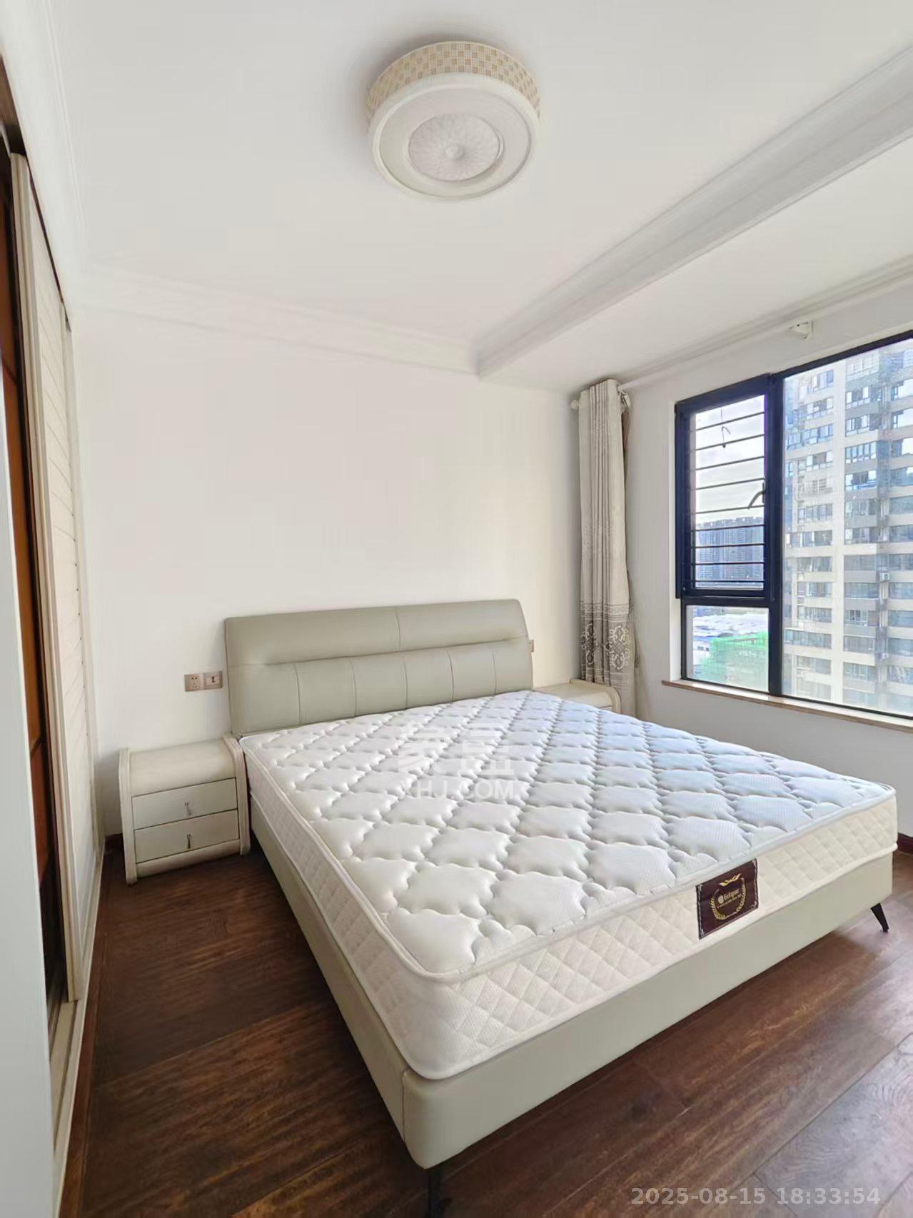 长房时代城 4室2厅2卫 4800.0元/月 长房时代城 4室2厅2卫 4800.0元/月室内图