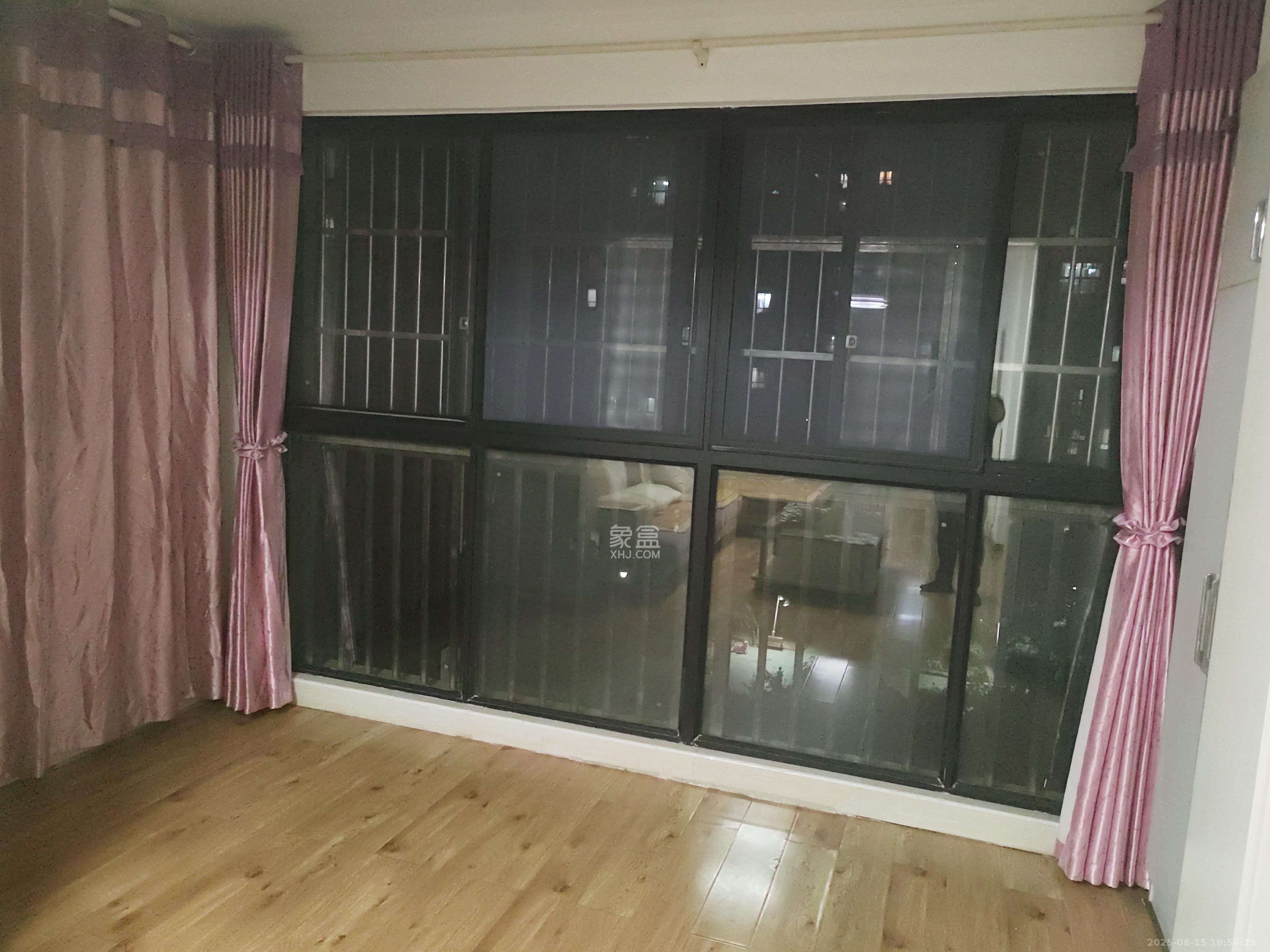 三江花中城  3室2厅1卫   2800.00元/月室内图