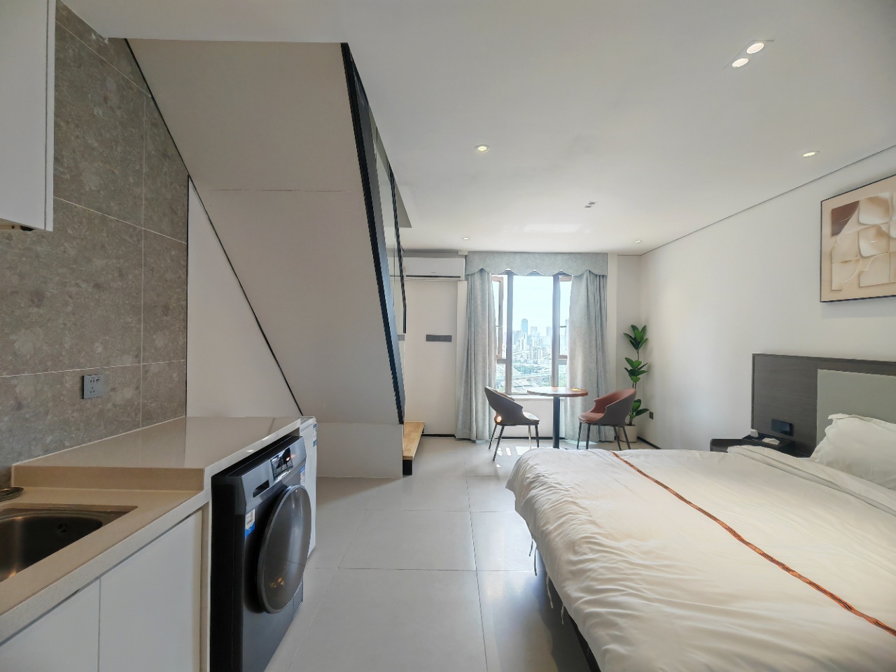 海航豪庭南苑  1室1厅1卫    3000.0元/月 海航豪庭南苑  1室1厅1卫    3000.0元/月室内图1