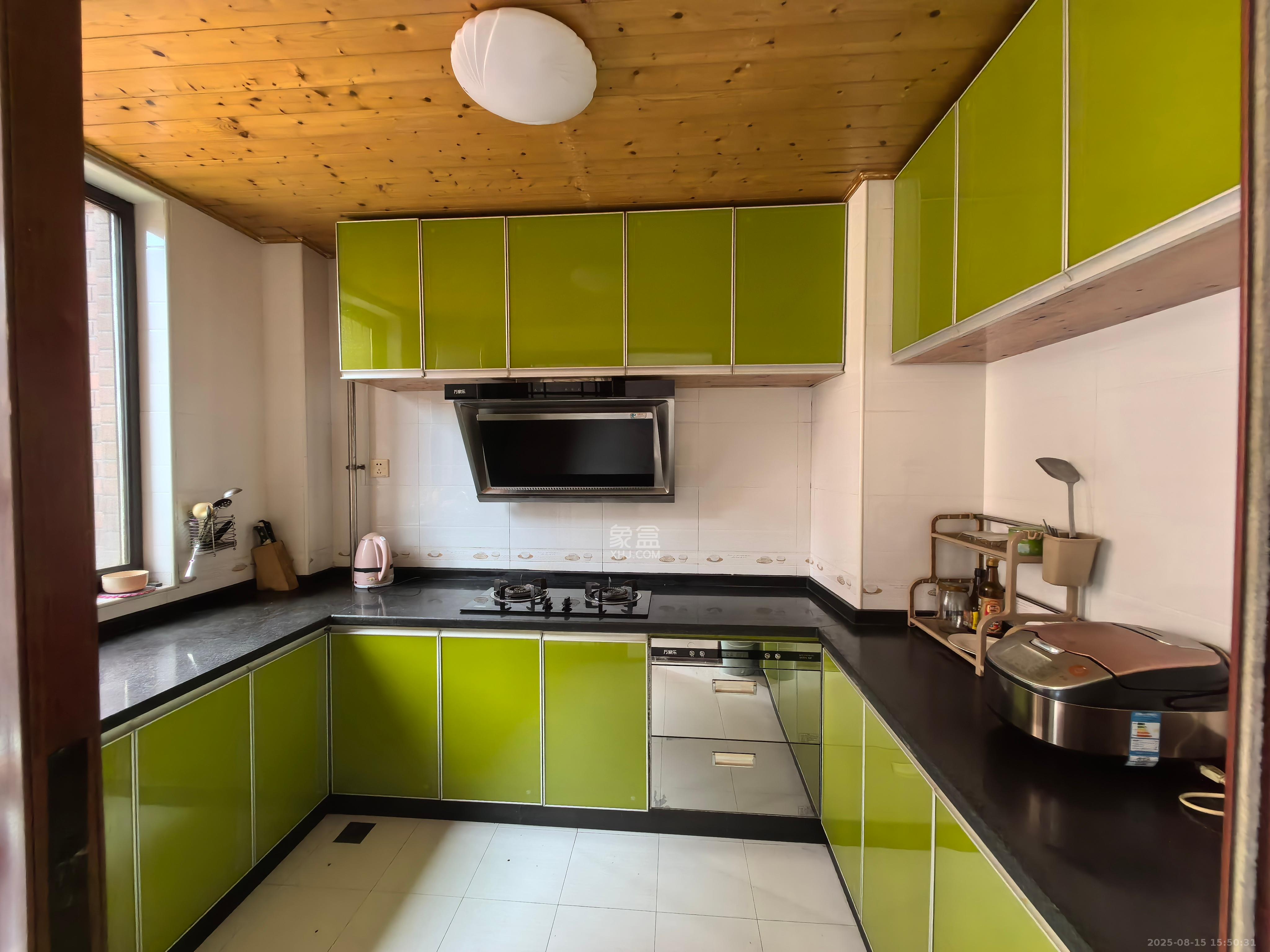 新城国际花都  3室2厅2卫    2000.0元/月 新城国际花都  3室2厅2卫    2000.0元/月室内图