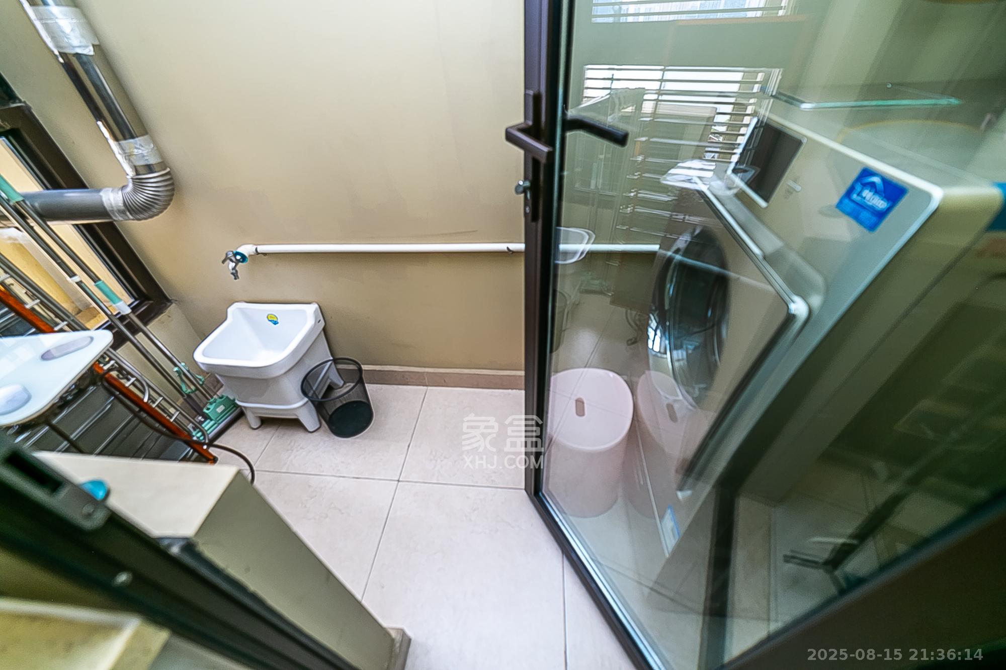 万科紫台  3室2厅2卫    228.0万阳台