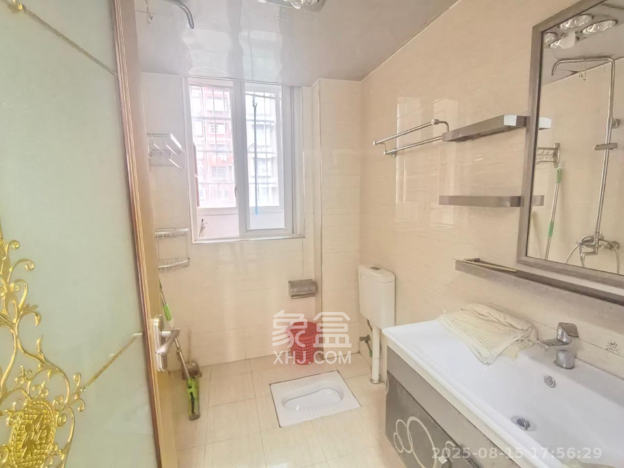 东城名苑  3室2厅2卫    1500.0元/月 东城名苑  3室2厅2卫    1500.0元/月室内图