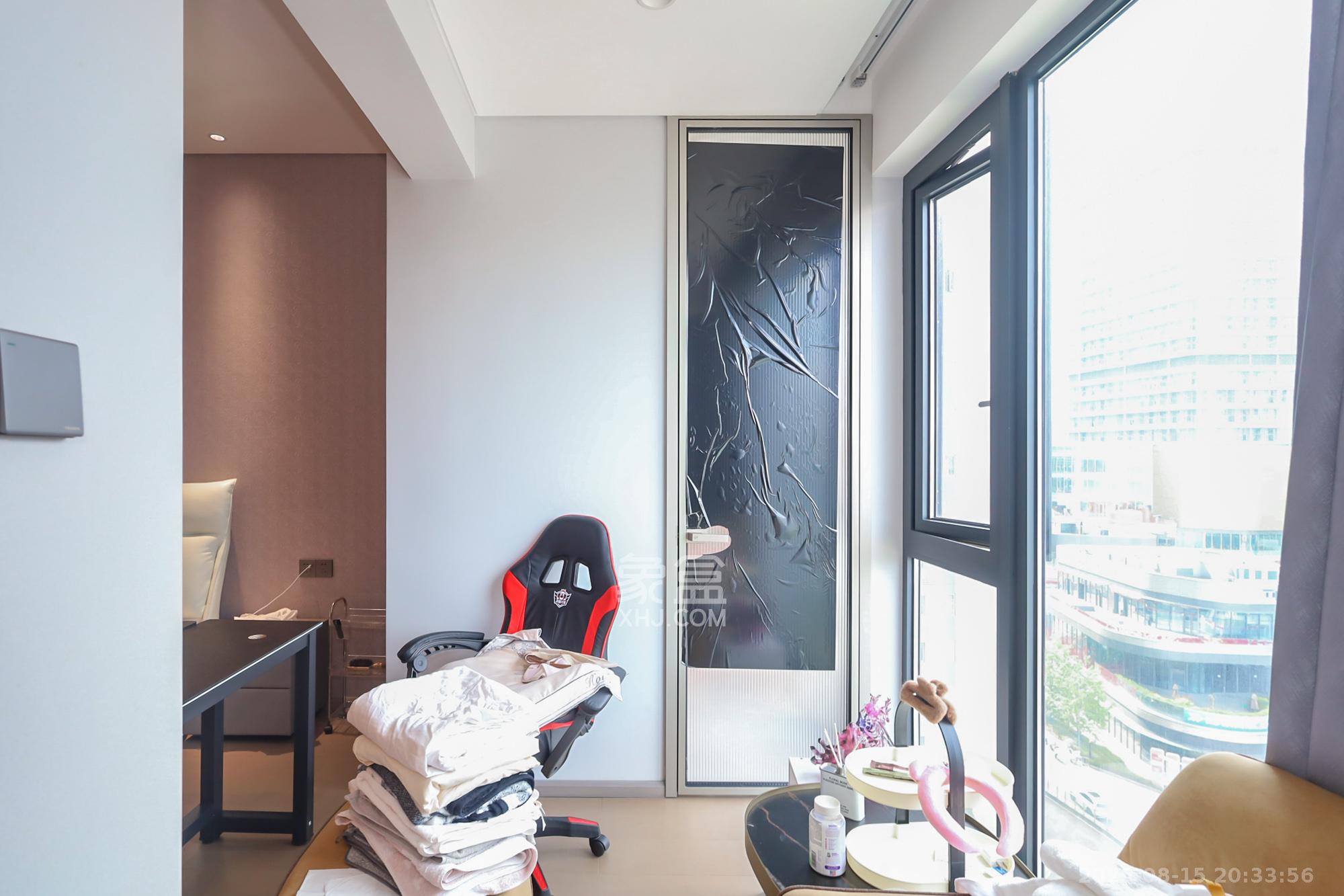 保利天禧C区  4室2厅2卫    548.0万阳台