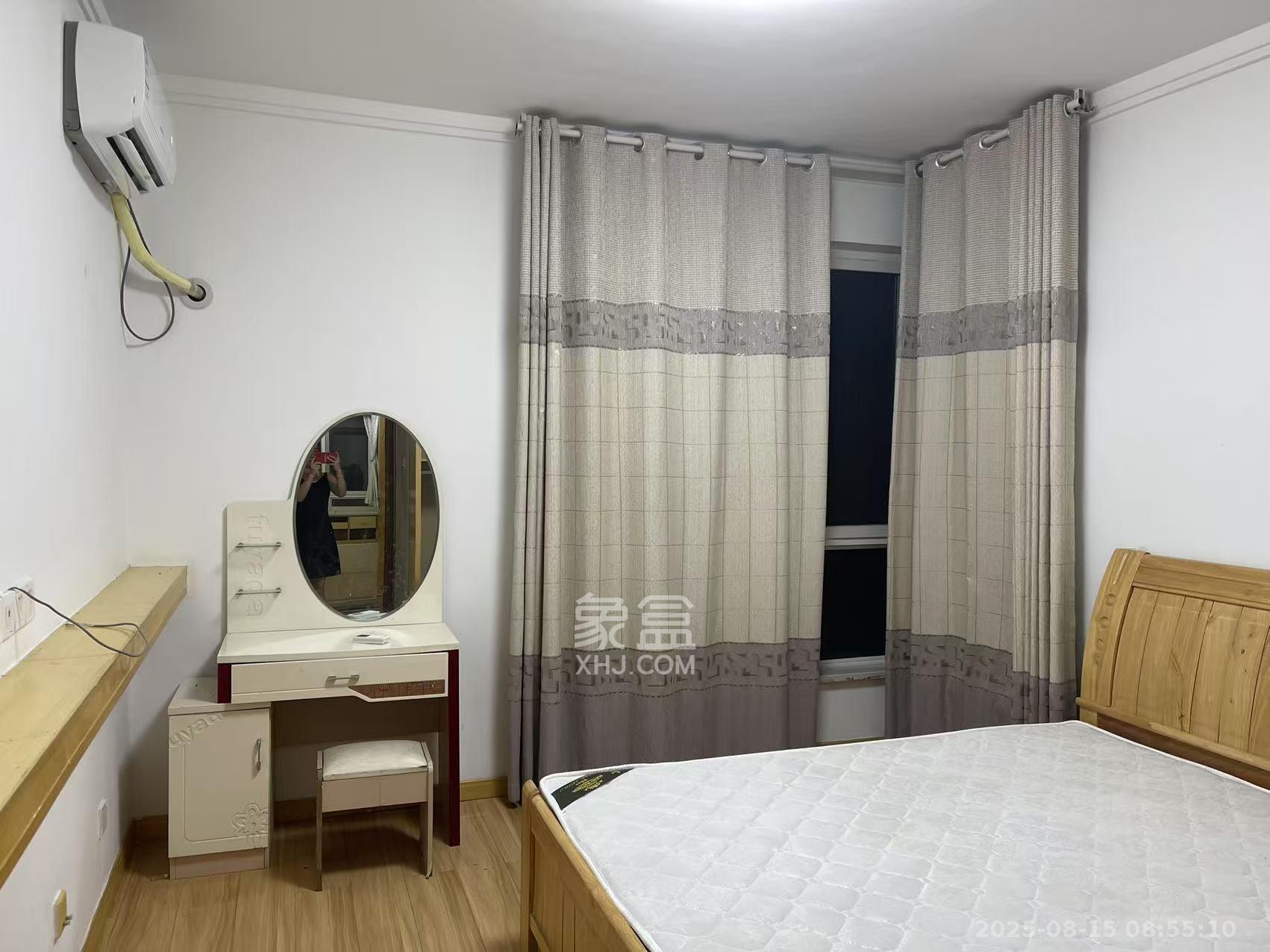 山语城一期  3室2厅1卫   2100.00元/月室内图