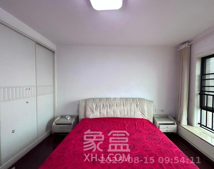 三一街区  3室2厅2卫    1800.0元/月室内图