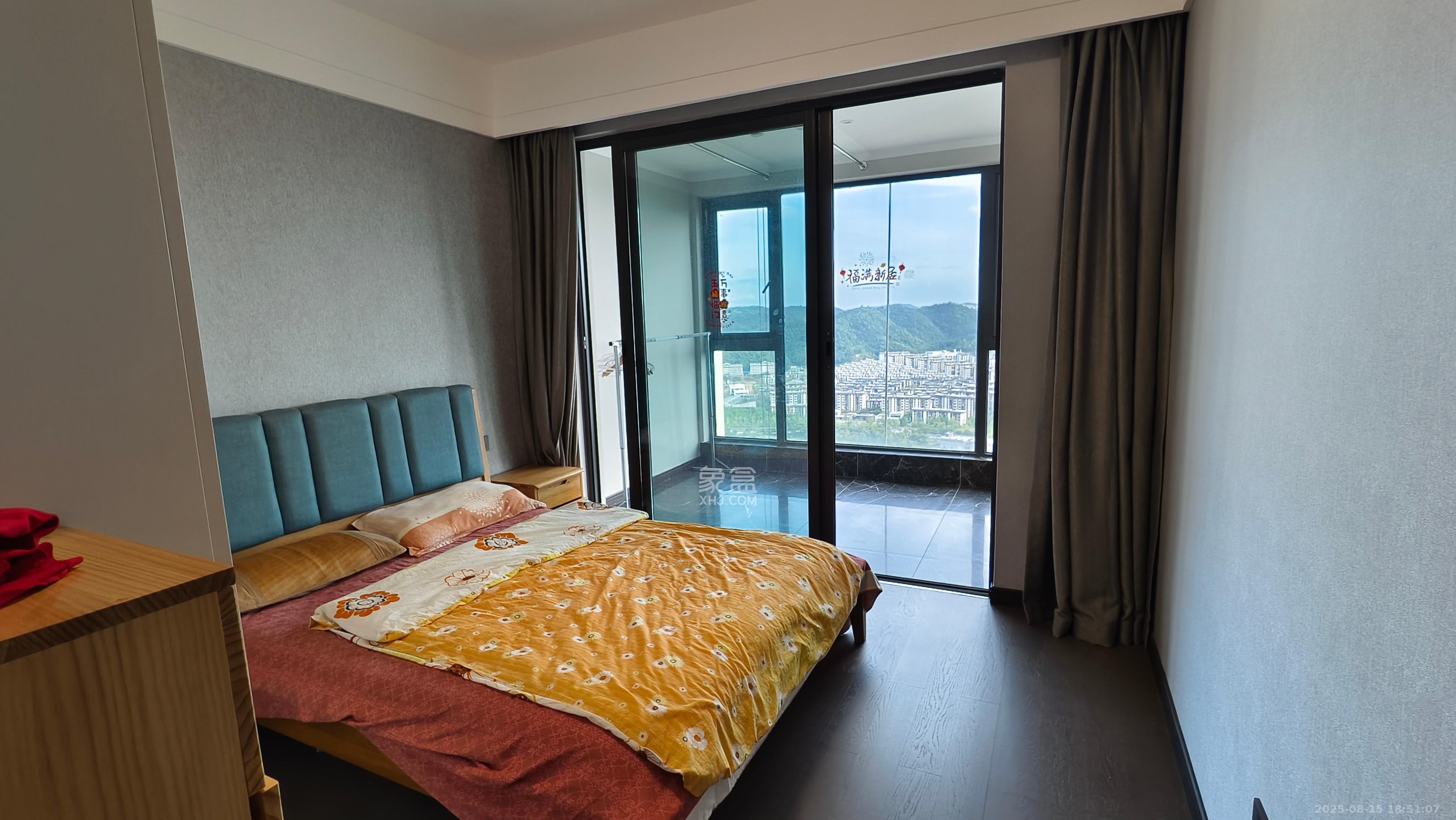 绿地麓云国际一期  6室2厅3卫    8500.0元/月室内图