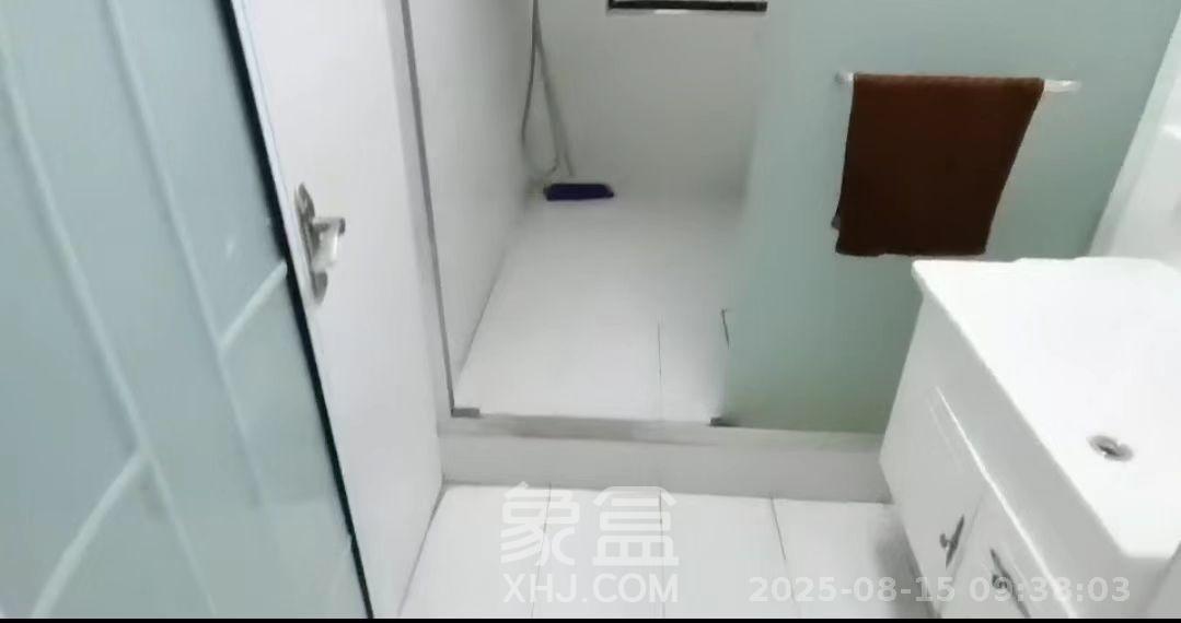 尊邸华庭  4室2厅2卫   2200.00元/月室内图