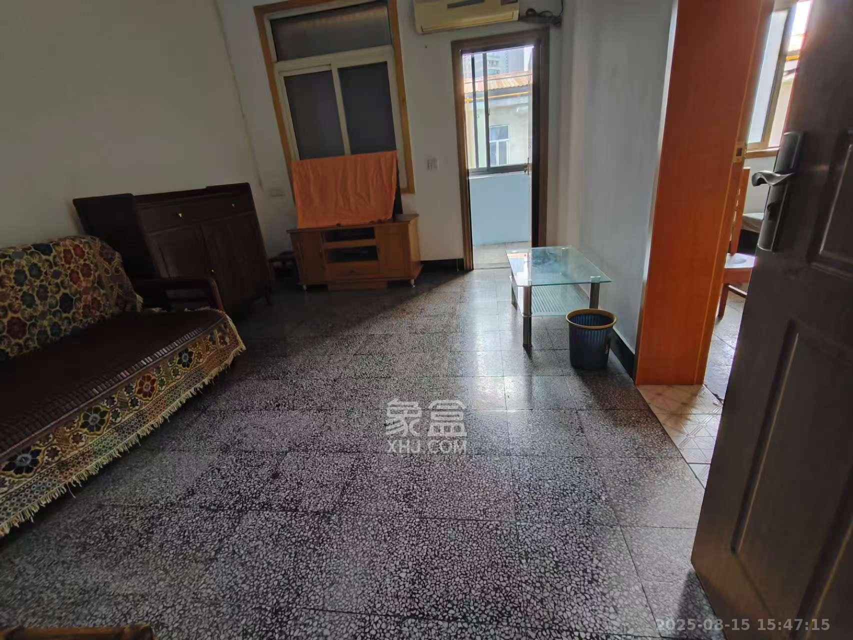 文艺新村  2室1厅1卫   1600.00元/月室内图