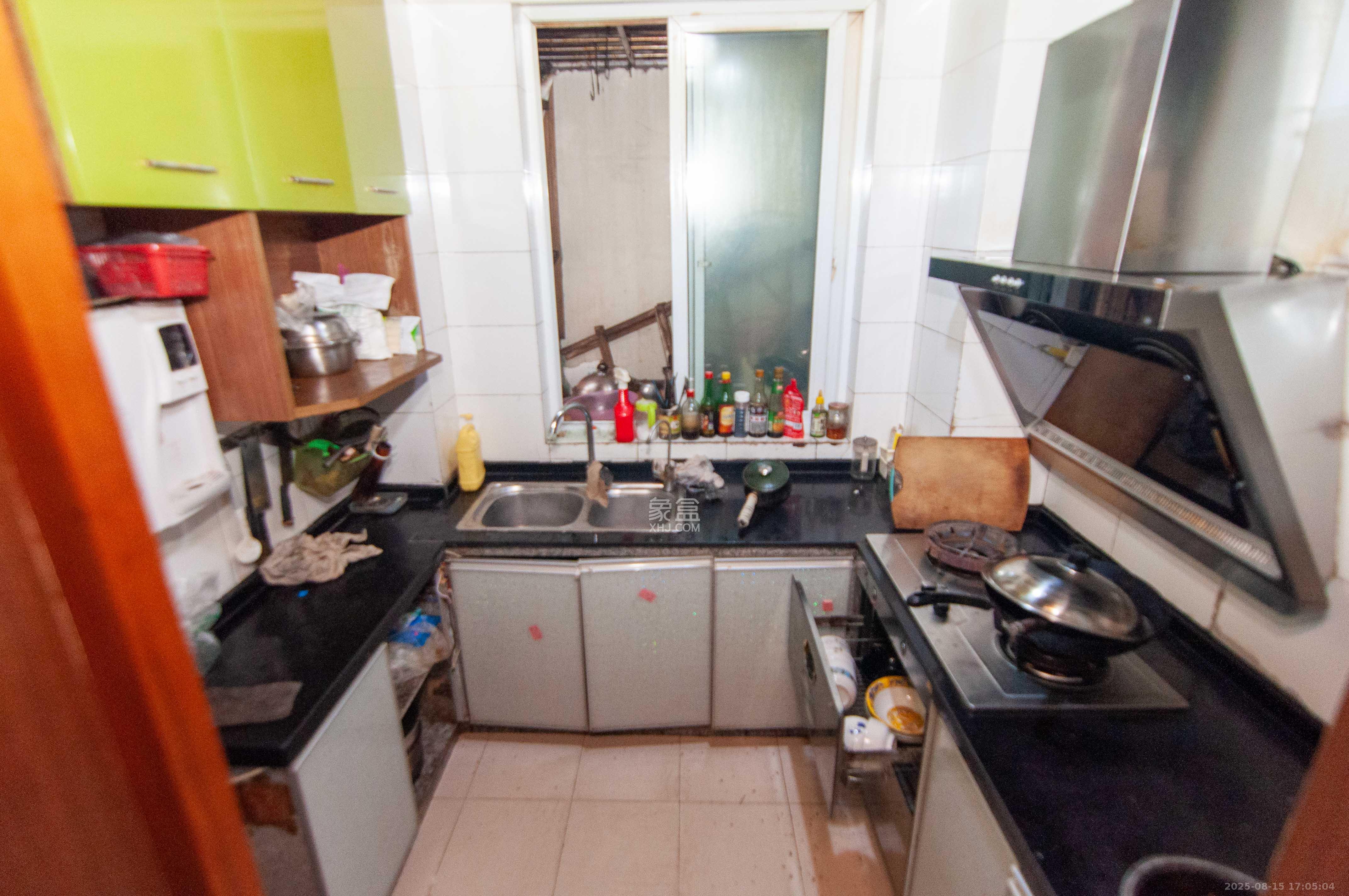 玛依拉山庄 2室2厅1卫 76.0万 玛依拉山庄 2室2厅1卫 76.0万厨房