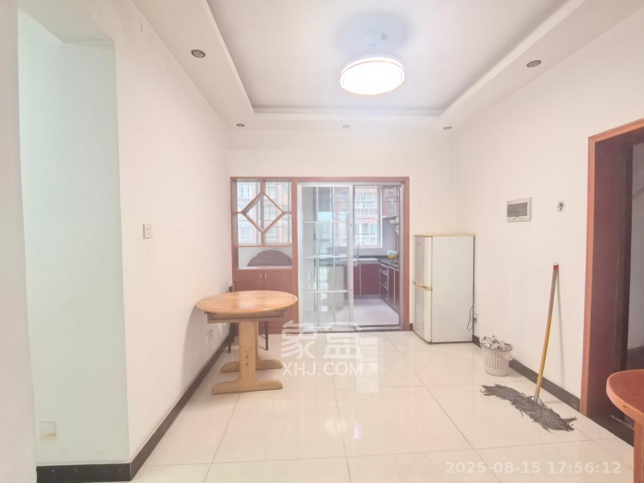 东城名苑  3室2厅2卫    1500.0元/月 东城名苑  3室2厅2卫    1500.0元/月室内图