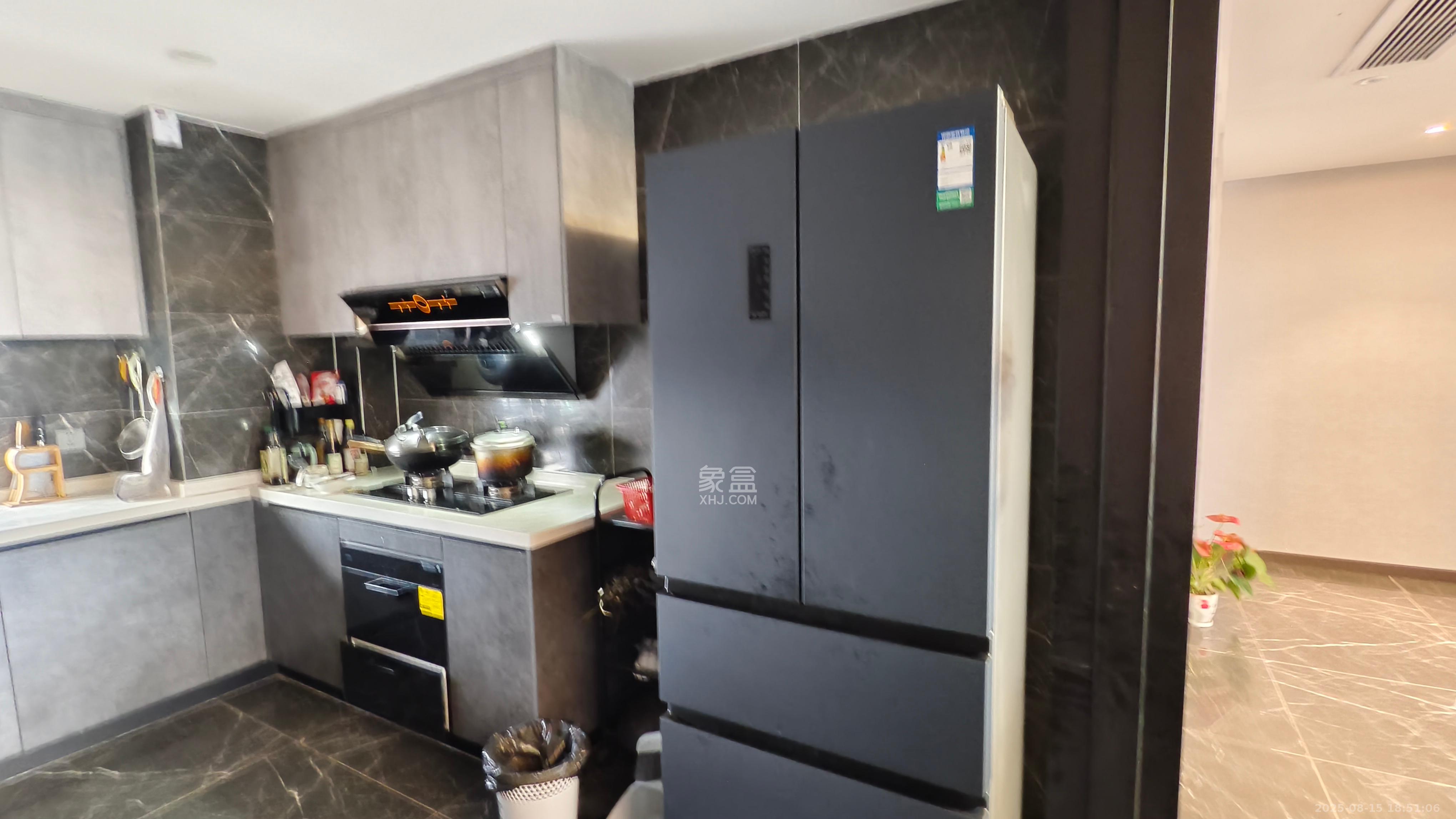 绿地麓云国际一期  6室2厅3卫    8500.0元/月室内图