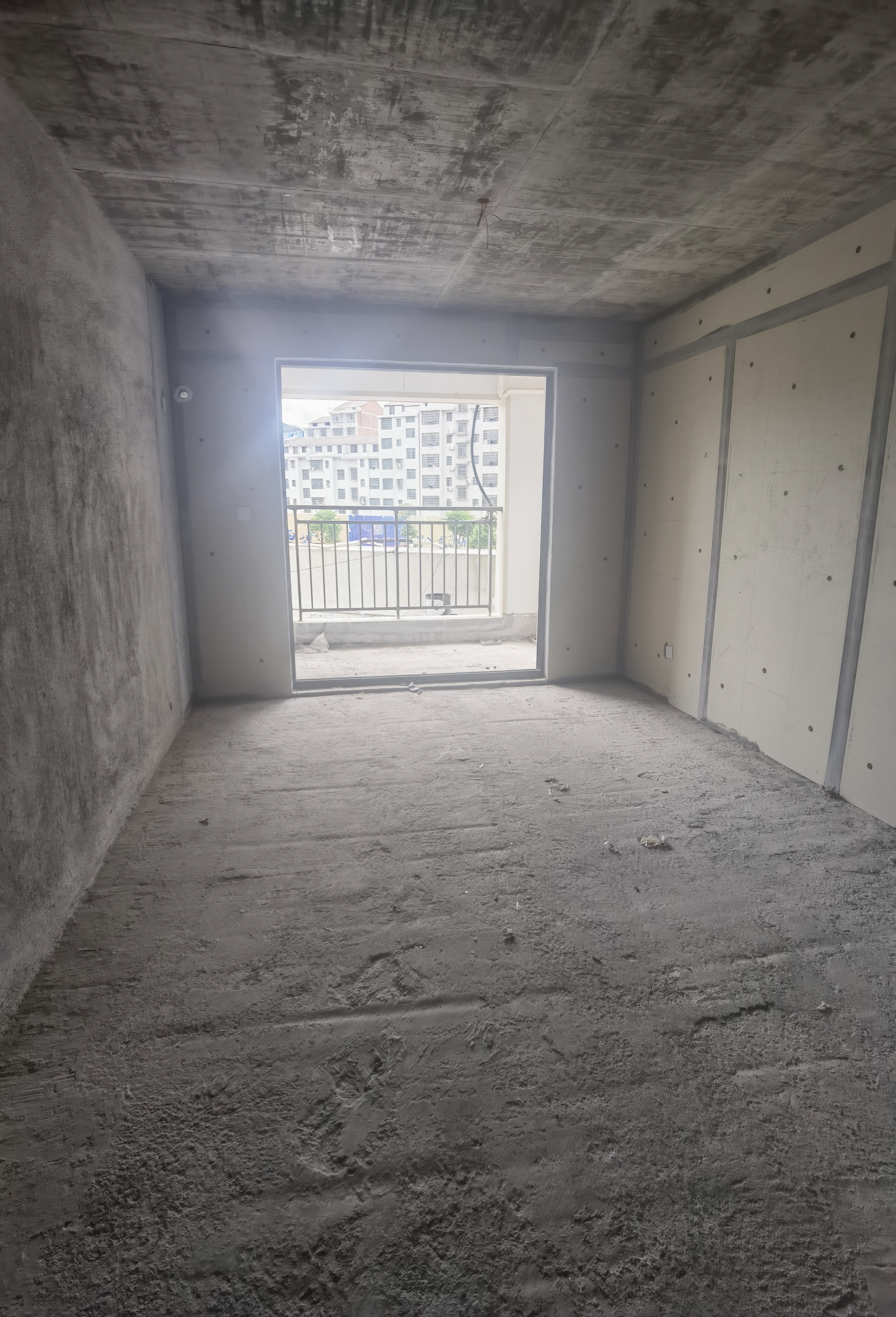 吾悦广场 5室2厅2卫 95.8万 吾悦广场 5室2厅2卫 95.8万客厅