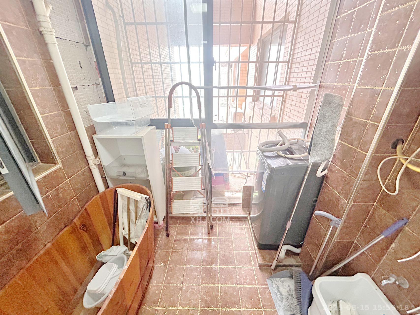 中城丽景香山园 3室2厅1卫 3200.0元/月 中城丽景香山园 3室2厅1卫 3200.0元/月室内图