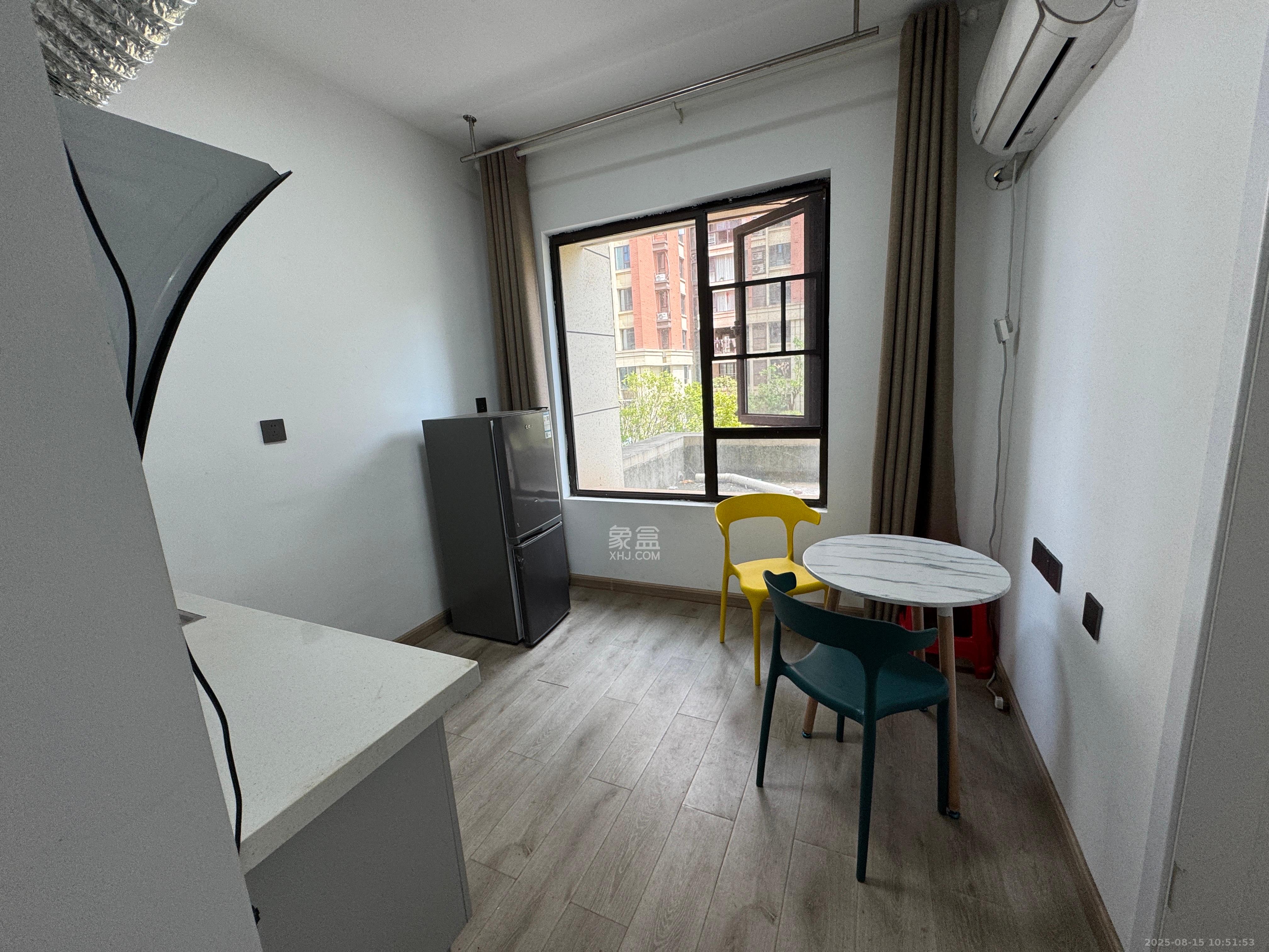 香缇雅苑(鑫远翡丽郡二期)  1室1厅1卫    1400.0元/月 香缇雅苑(鑫远翡丽郡二期)  1室1厅1卫    1400.0元/月室内图