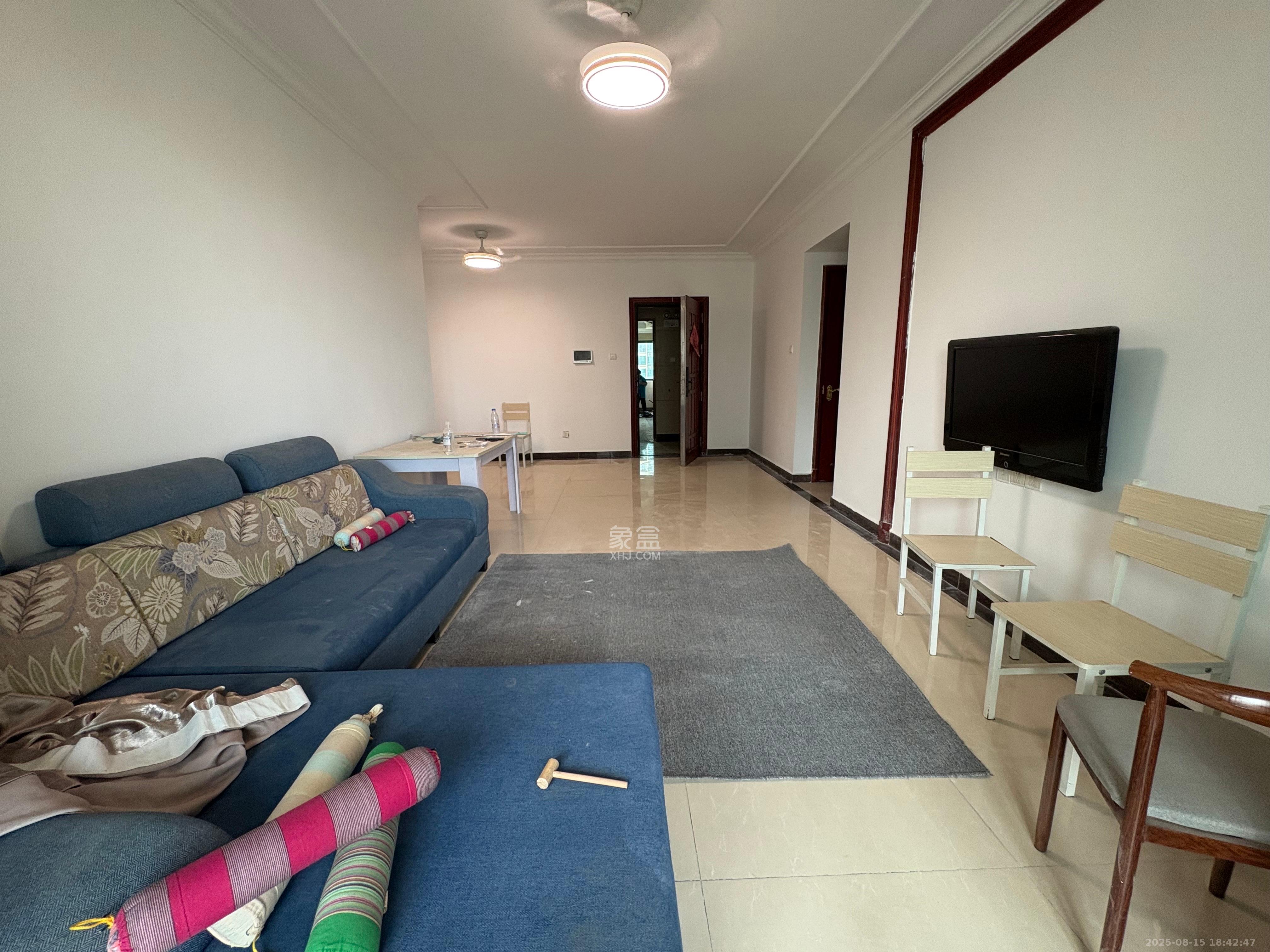 恒大雅苑  3室2厅1卫    2500.0元/月室内图