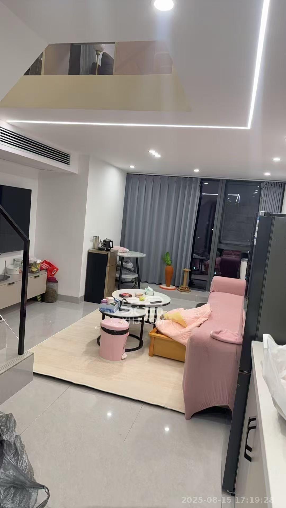 卓越中寰  1室1厅1卫    2500.0元/月 卓越中寰  1室1厅1卫    2500.0元/月