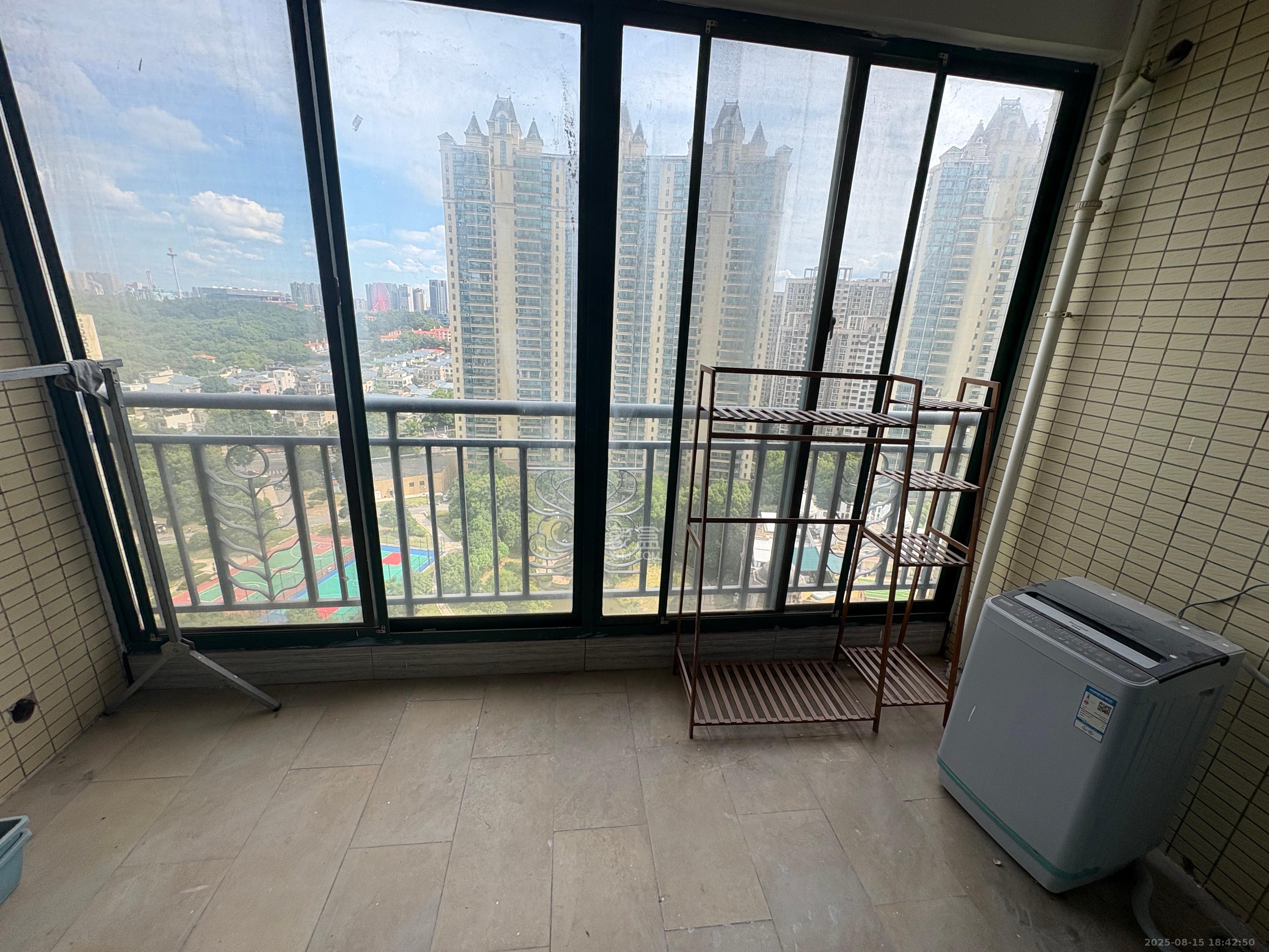 恒大雅苑  3室2厅1卫    2500.0元/月室内图