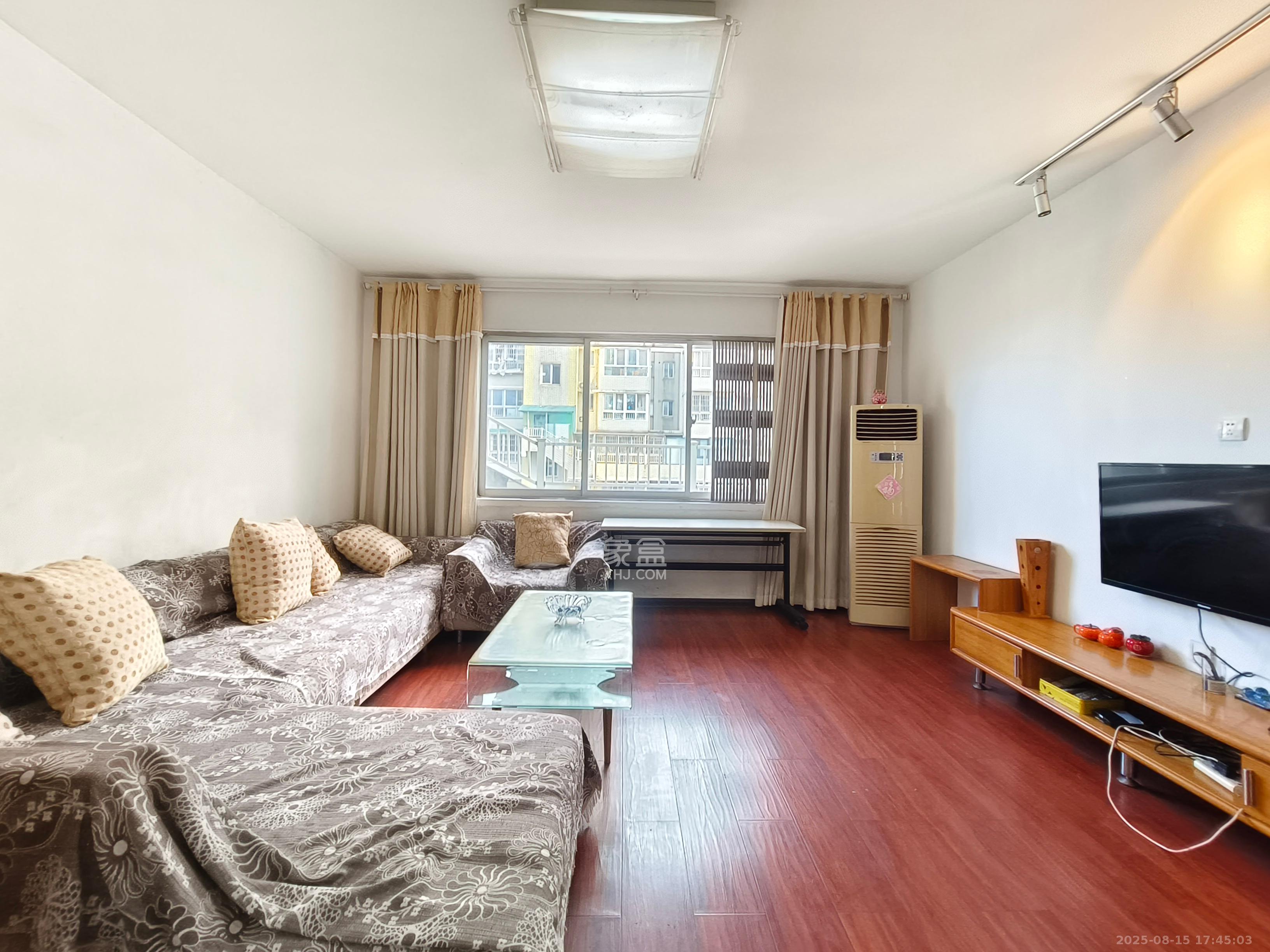 四季美景三期(四季美景水木轩) 3室2厅2卫 2500.0元/月 四季美景三期(四季美景水木轩) 3室2厅2卫 2500.0元/月室内图