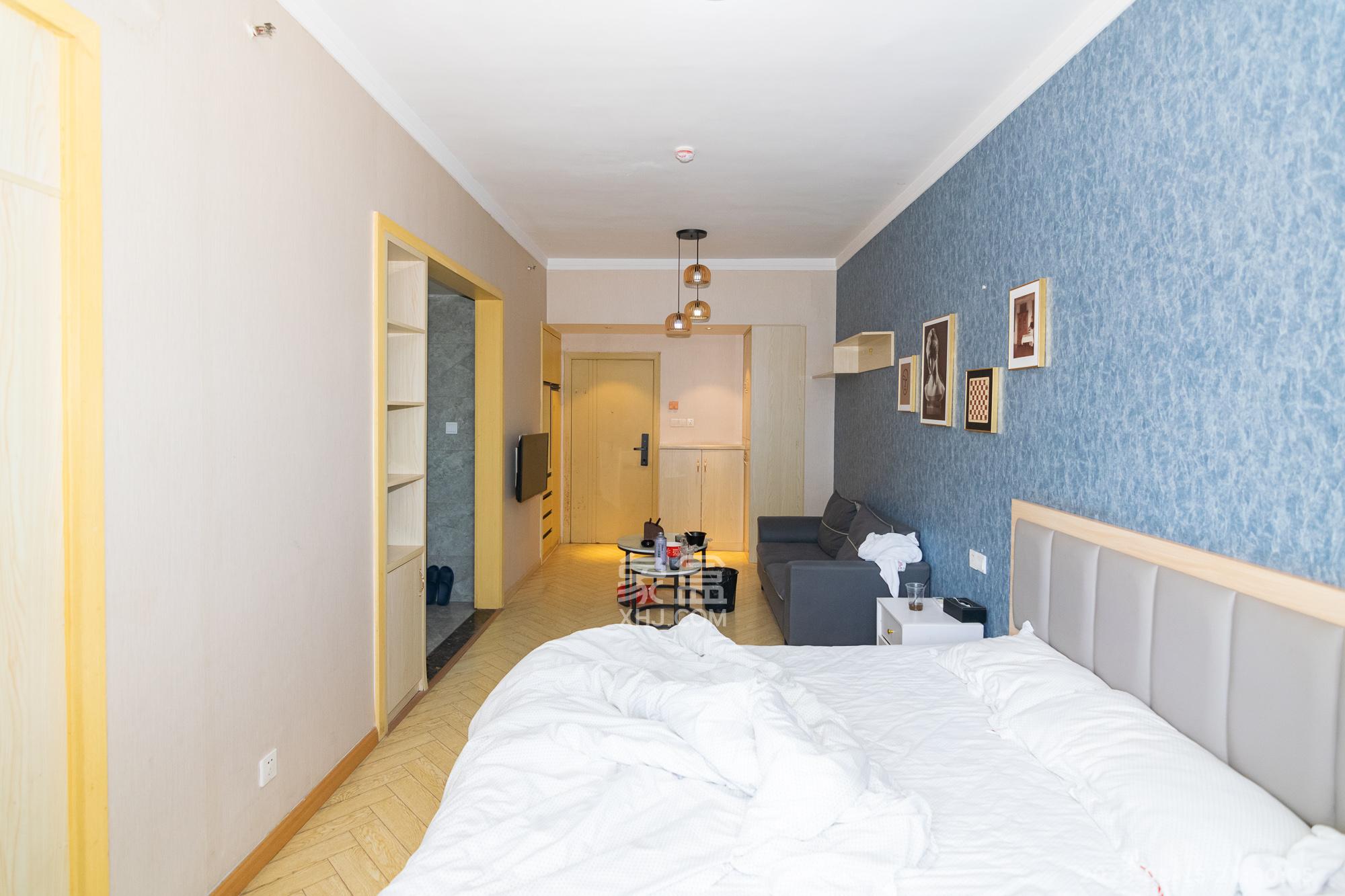 城市时光  1室1厅1卫    16.8万卧室