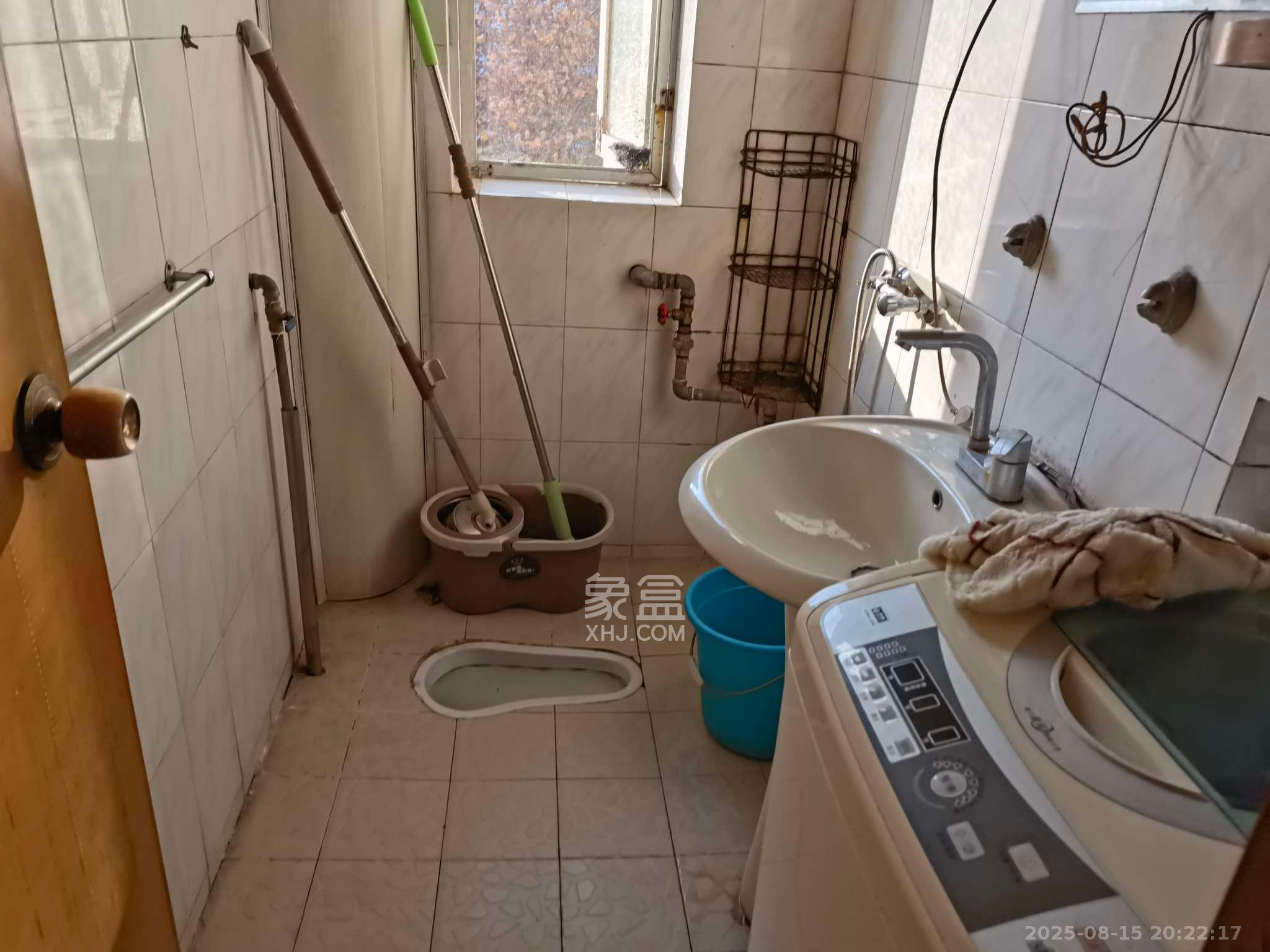 红旗区二片  2室1厅1卫    1500.0元/月室内图