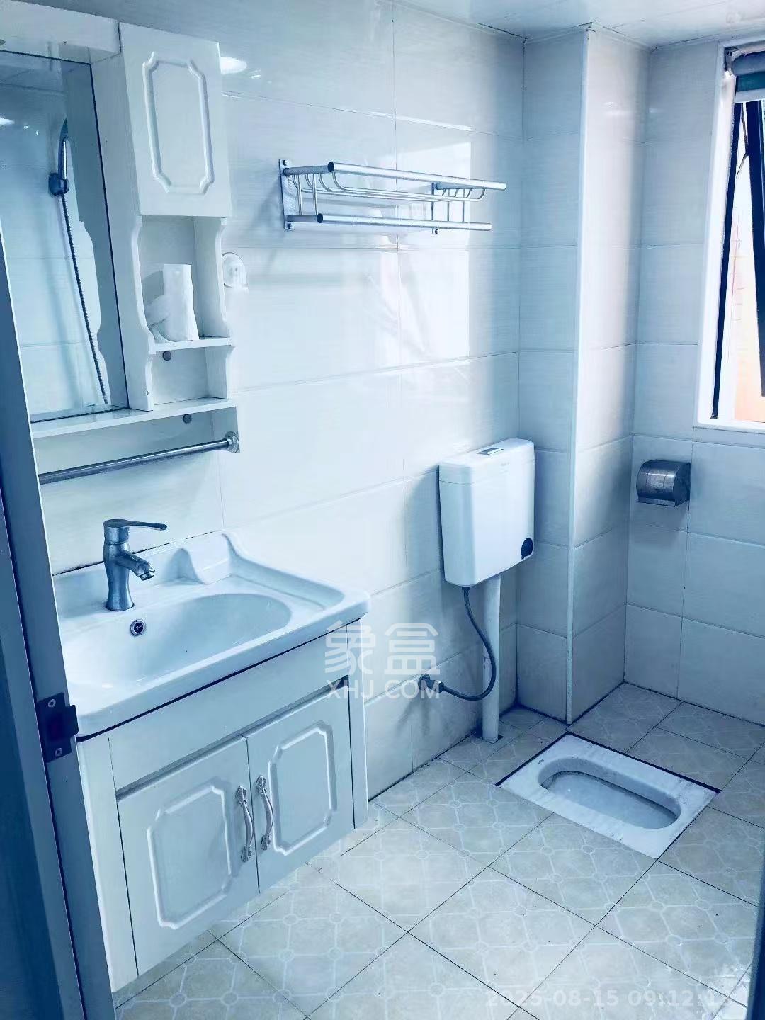 方略城市广场 4室2厅2卫 2300.0元/月 方略城市广场 4室2厅2卫 2300.0元/月室内图