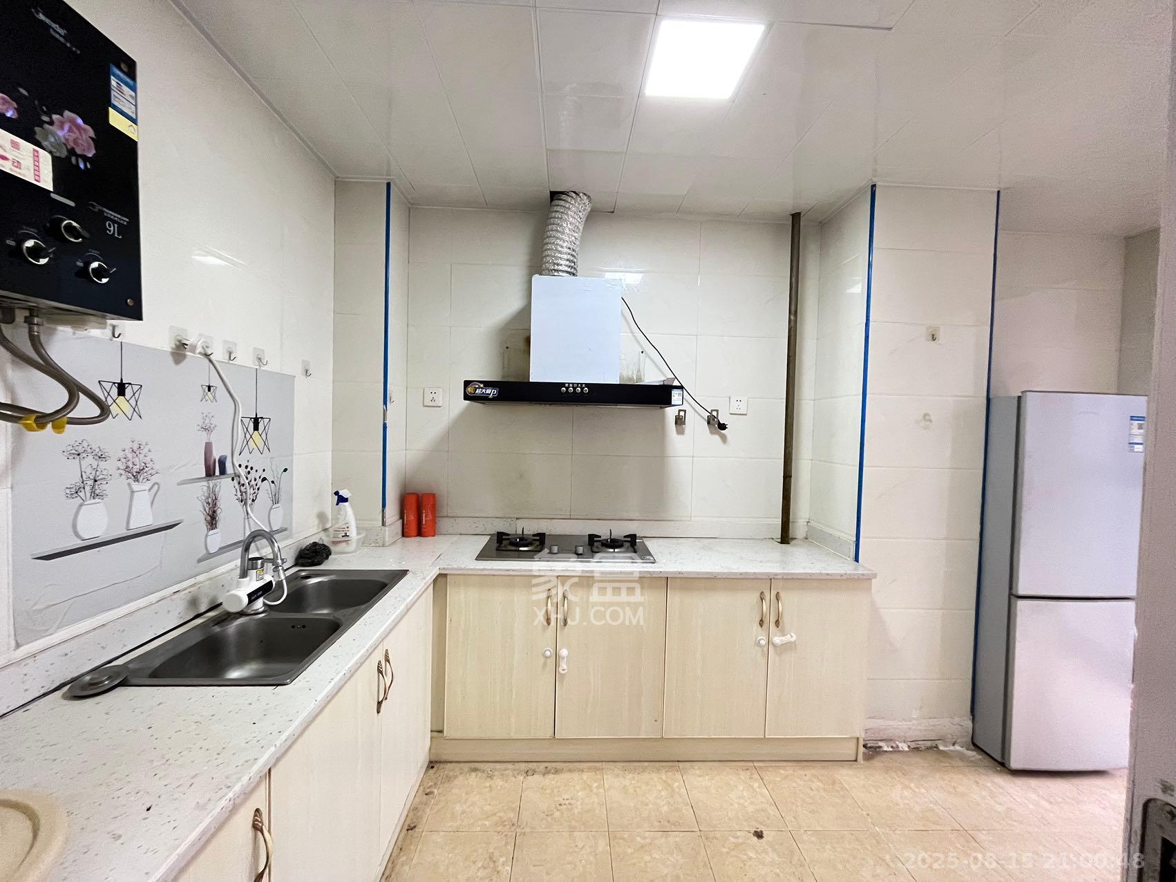 辉煌国际城一期  3室2厅2卫    2600.0元/月 辉煌国际城一期  3室2厅2卫    2600.0元/月室内图