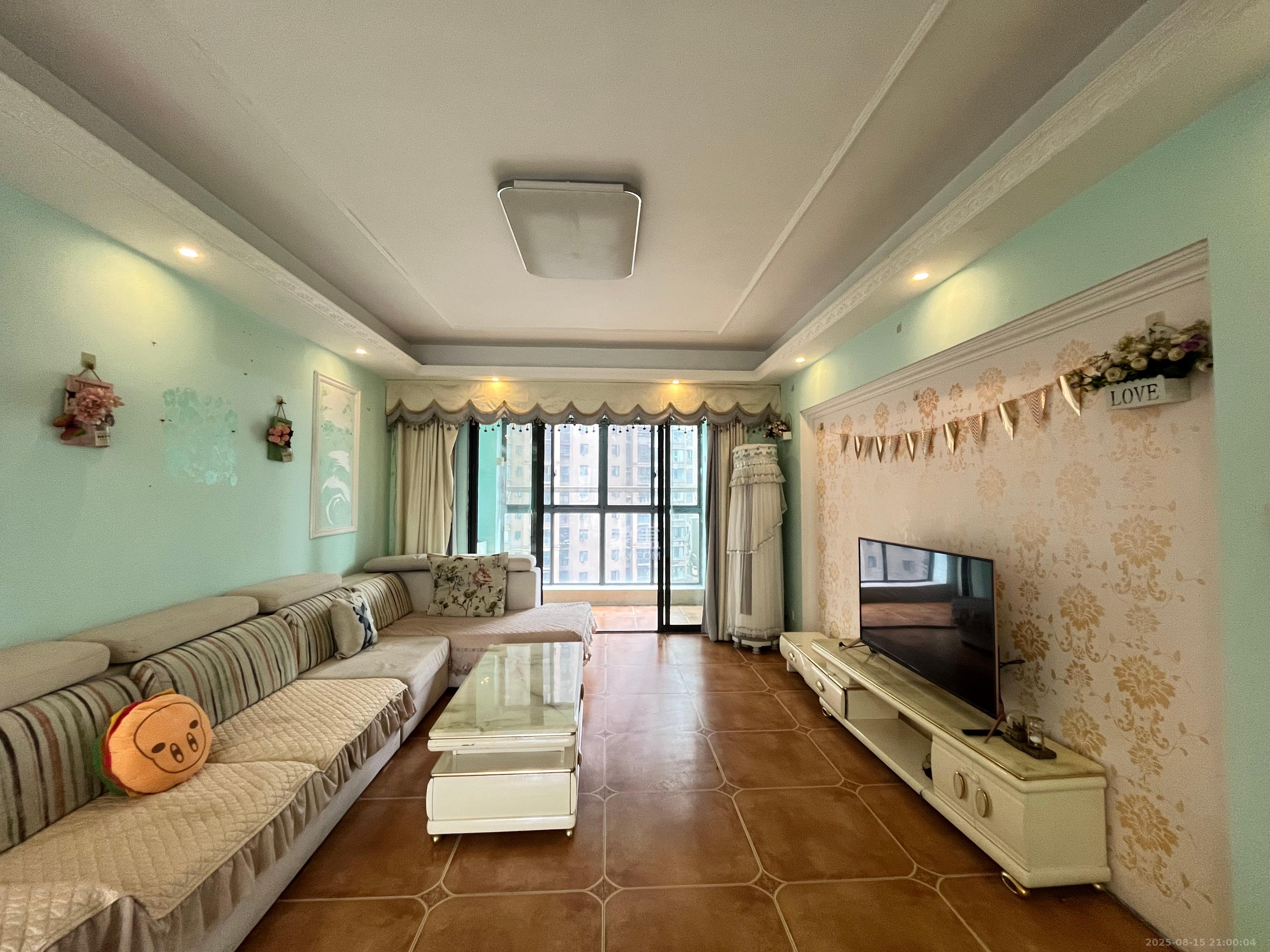 辉煌国际城一期  3室2厅2卫    2600.0元/月 辉煌国际城一期  3室2厅2卫    2600.0元/月室内图