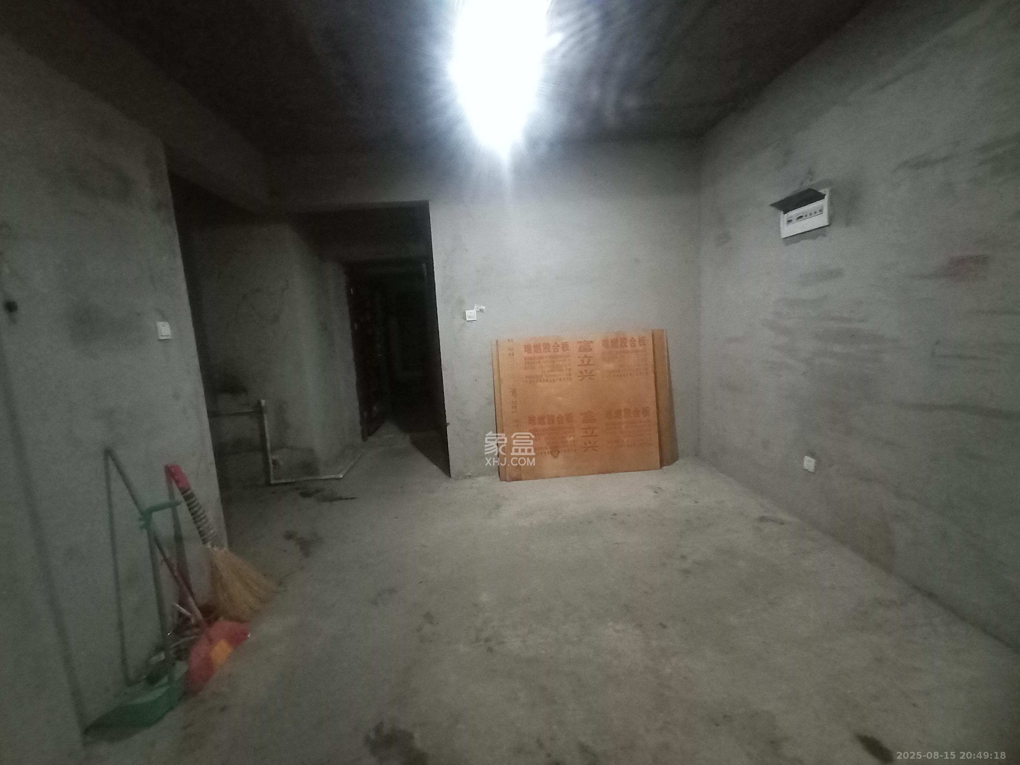 岳华新苑  2室2厅1卫   1200.00元/月室内图