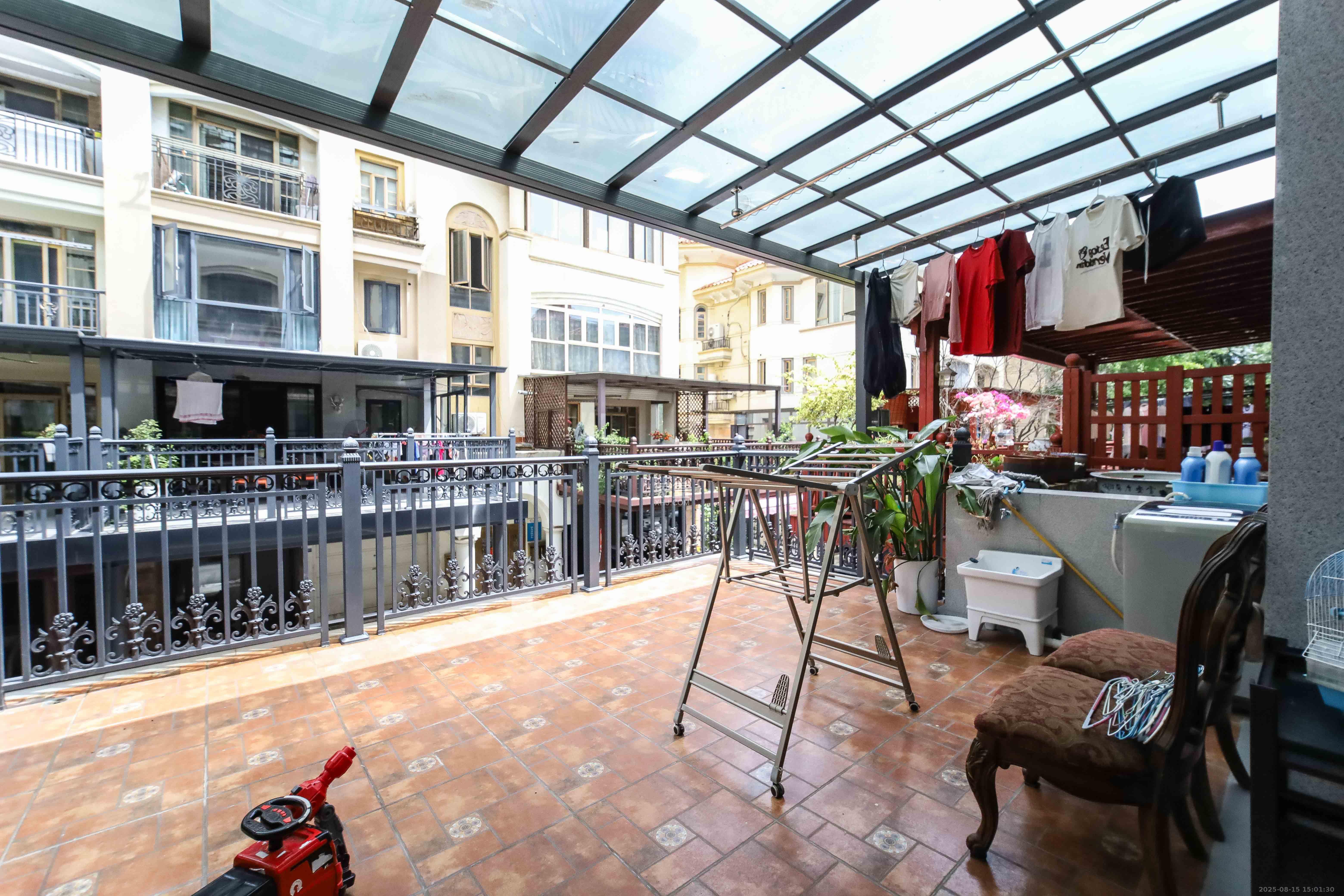 水云间  4室2厅4卫    388.0万 水云间  4室2厅4卫    388.0万阳台