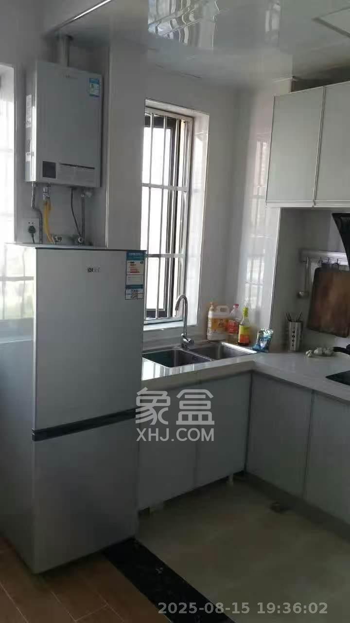 和隆花半里  1室1厅1卫    1800.0元/月 和隆花半里  1室1厅1卫    1800.0元/月室内图