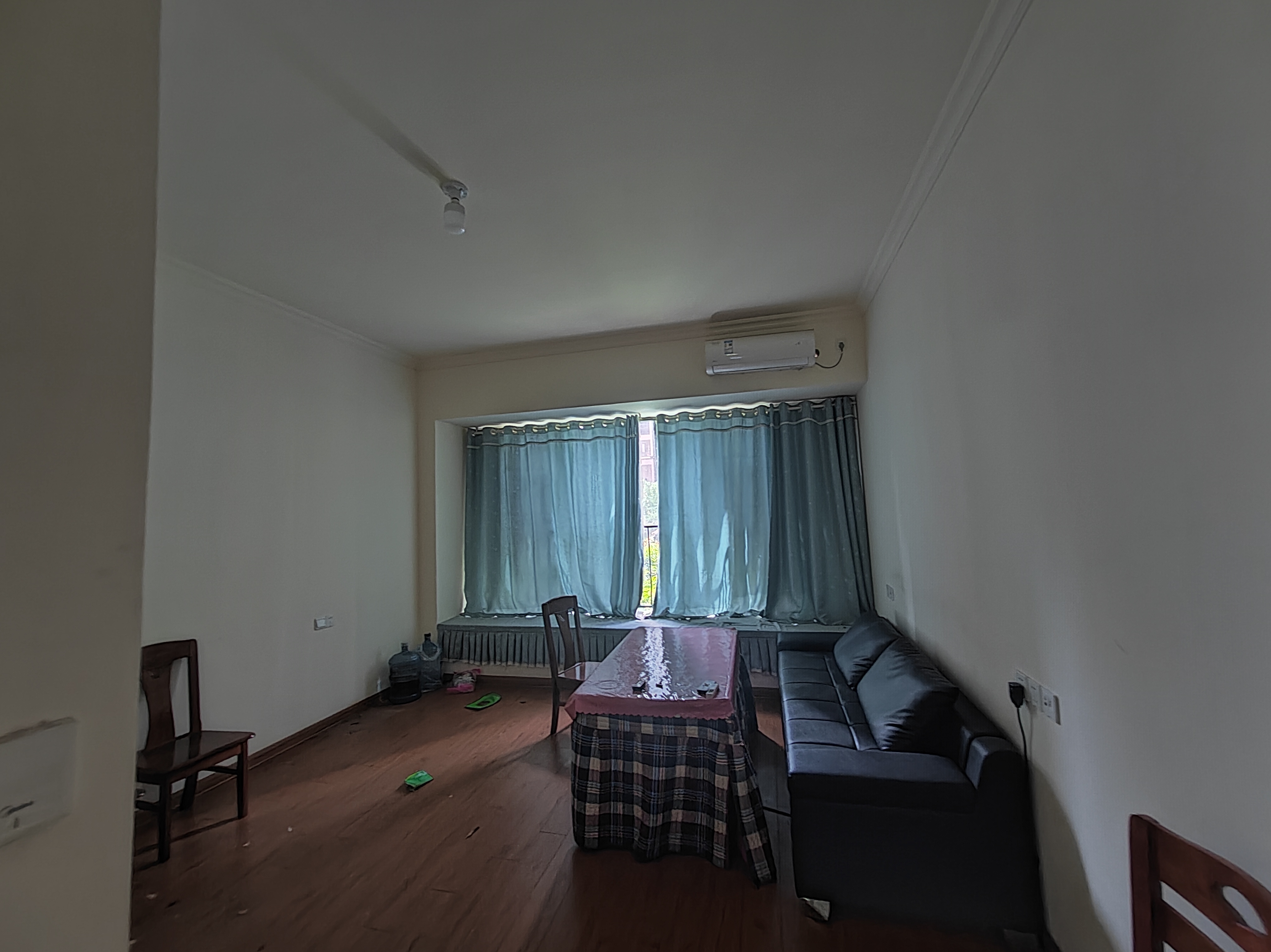 碧桂园豪园 5室2厅3卫 2500.0元/月 碧桂园豪园 5室2厅3卫 2500.0元/月室内图