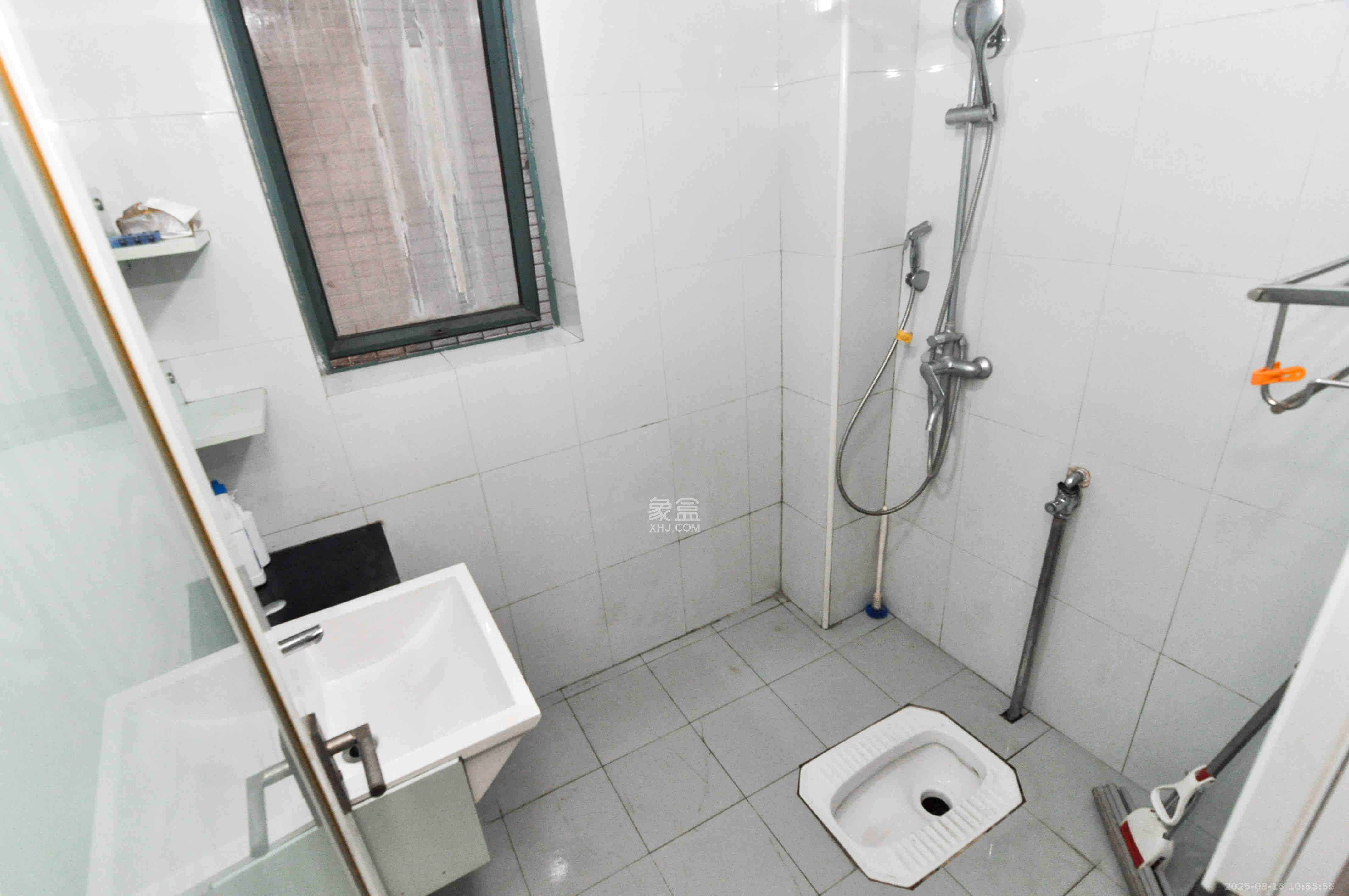 望兴景园一期 3室2厅2卫 2400.0元/月 望兴景园一期 3室2厅2卫 2400.0元/月室内图