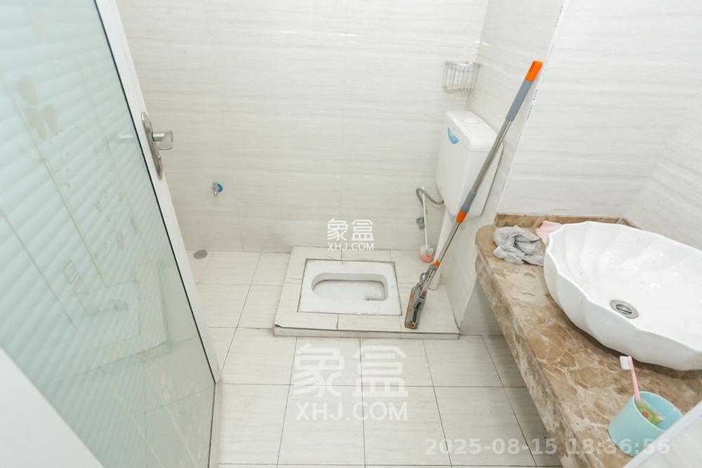 长房时代城  1室1厅1卫    1600.0元/月室内图