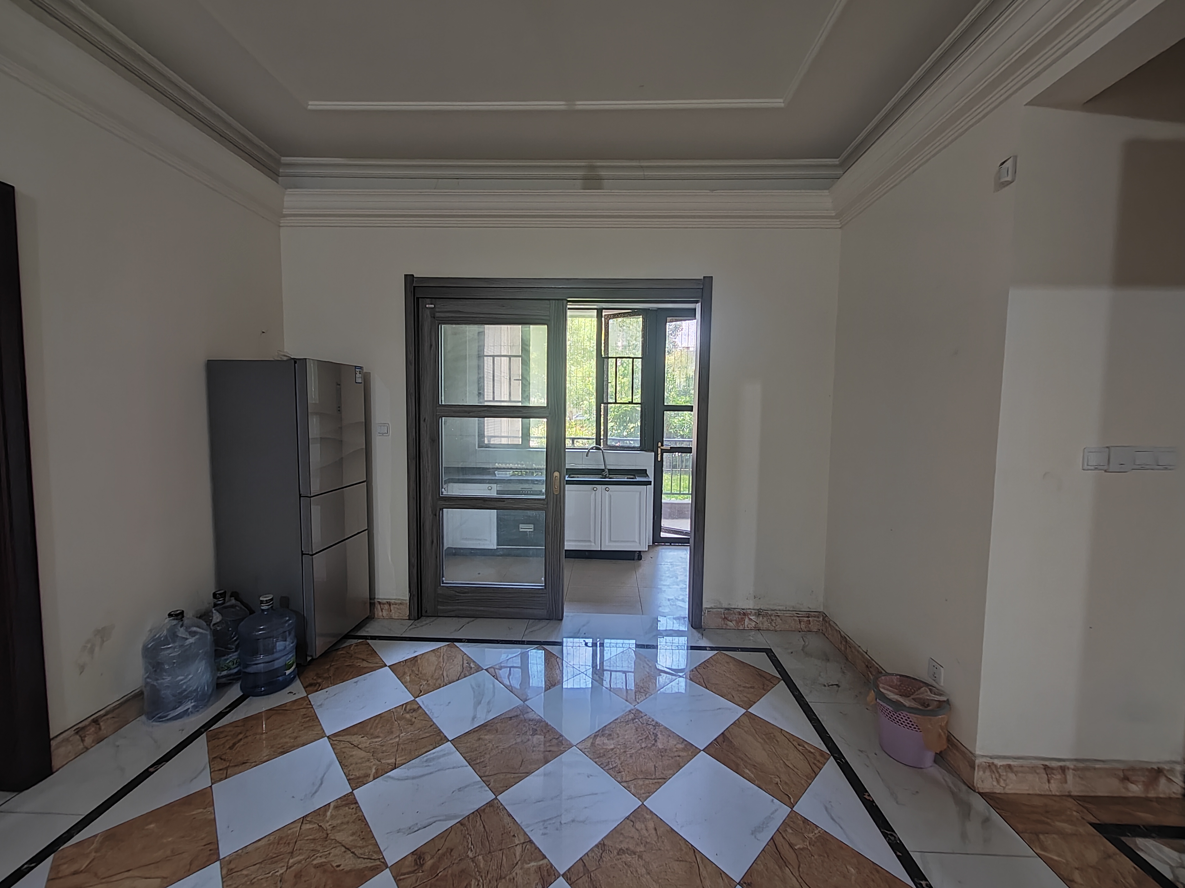 碧桂园豪园 5室2厅3卫 2500.0元/月 碧桂园豪园 5室2厅3卫 2500.0元/月室内图