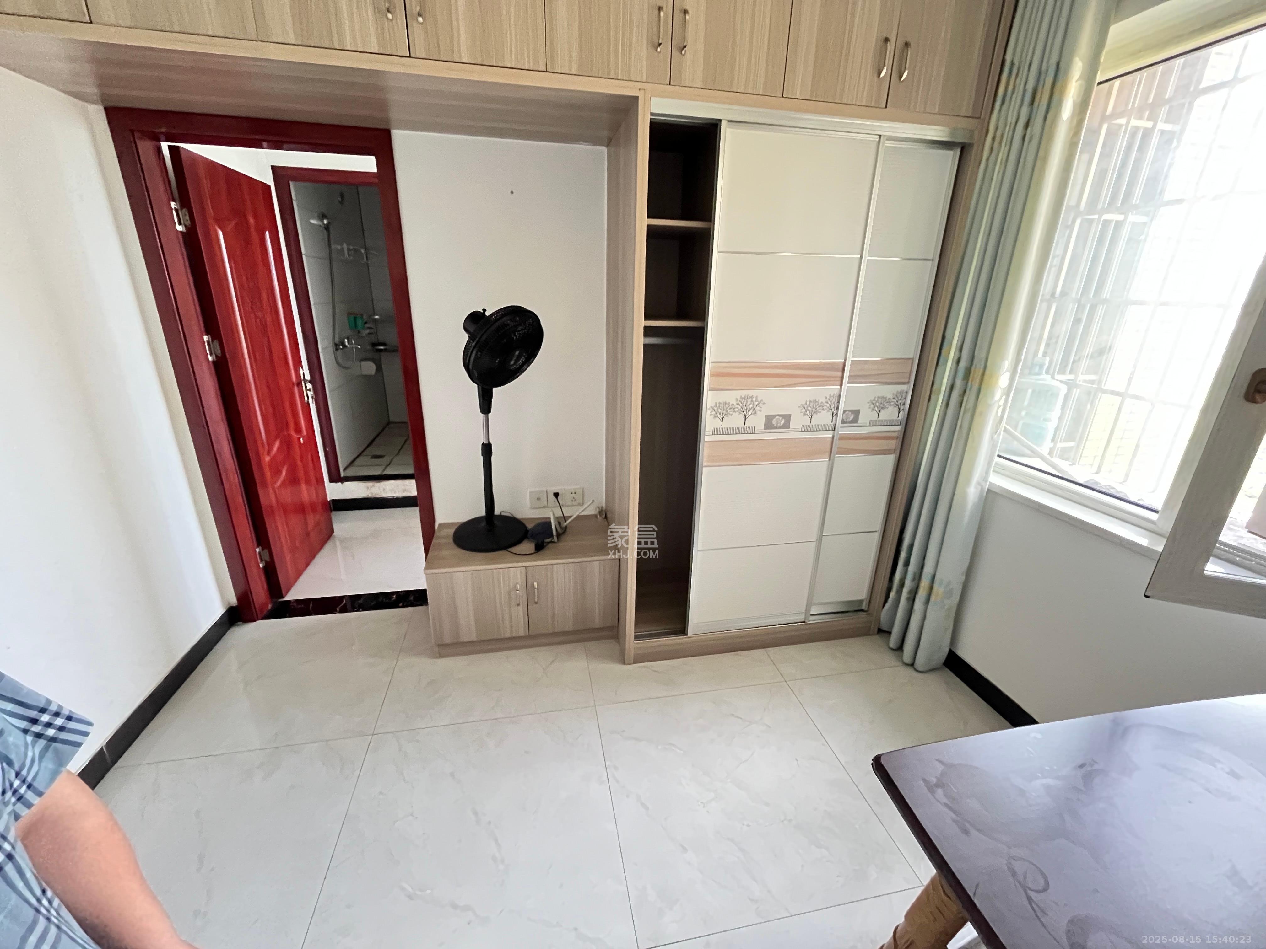 星城新宇川河苑 1室1厅1卫 1200.0元/月 星城新宇川河苑 1室1厅1卫 1200.0元/月室内图