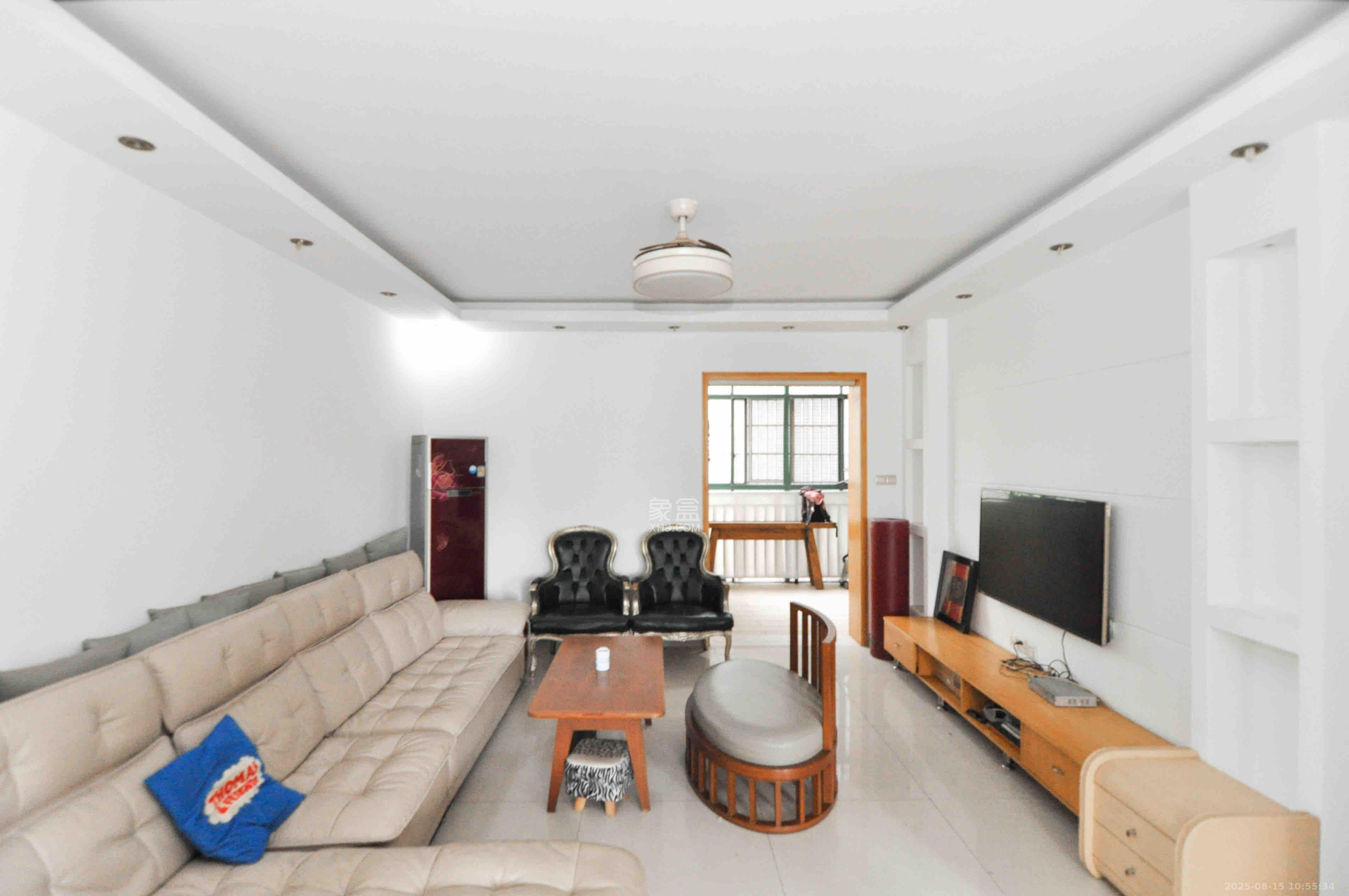 望兴景园一期 3室2厅2卫 2400.0元/月 望兴景园一期 3室2厅2卫 2400.0元/月室内图