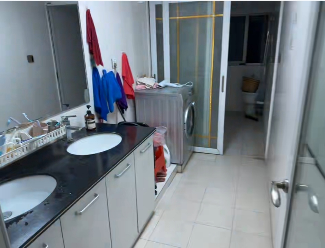 锦绣华庭 3室2厅2卫 75.0万 锦绣华庭 3室2厅2卫 75.0万卫生间