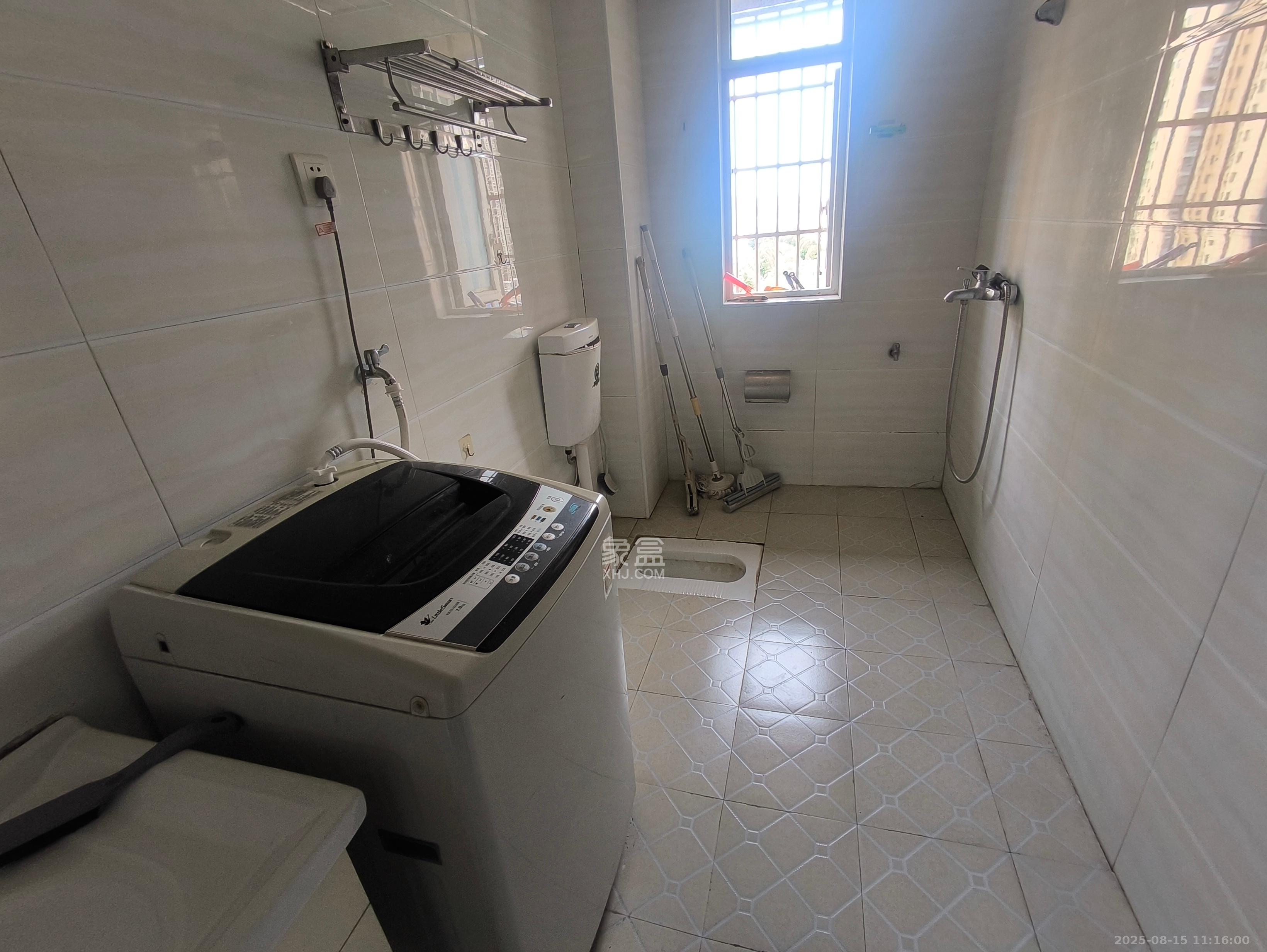 家兴苑  3室2厅2卫    2300.0元/月室内图