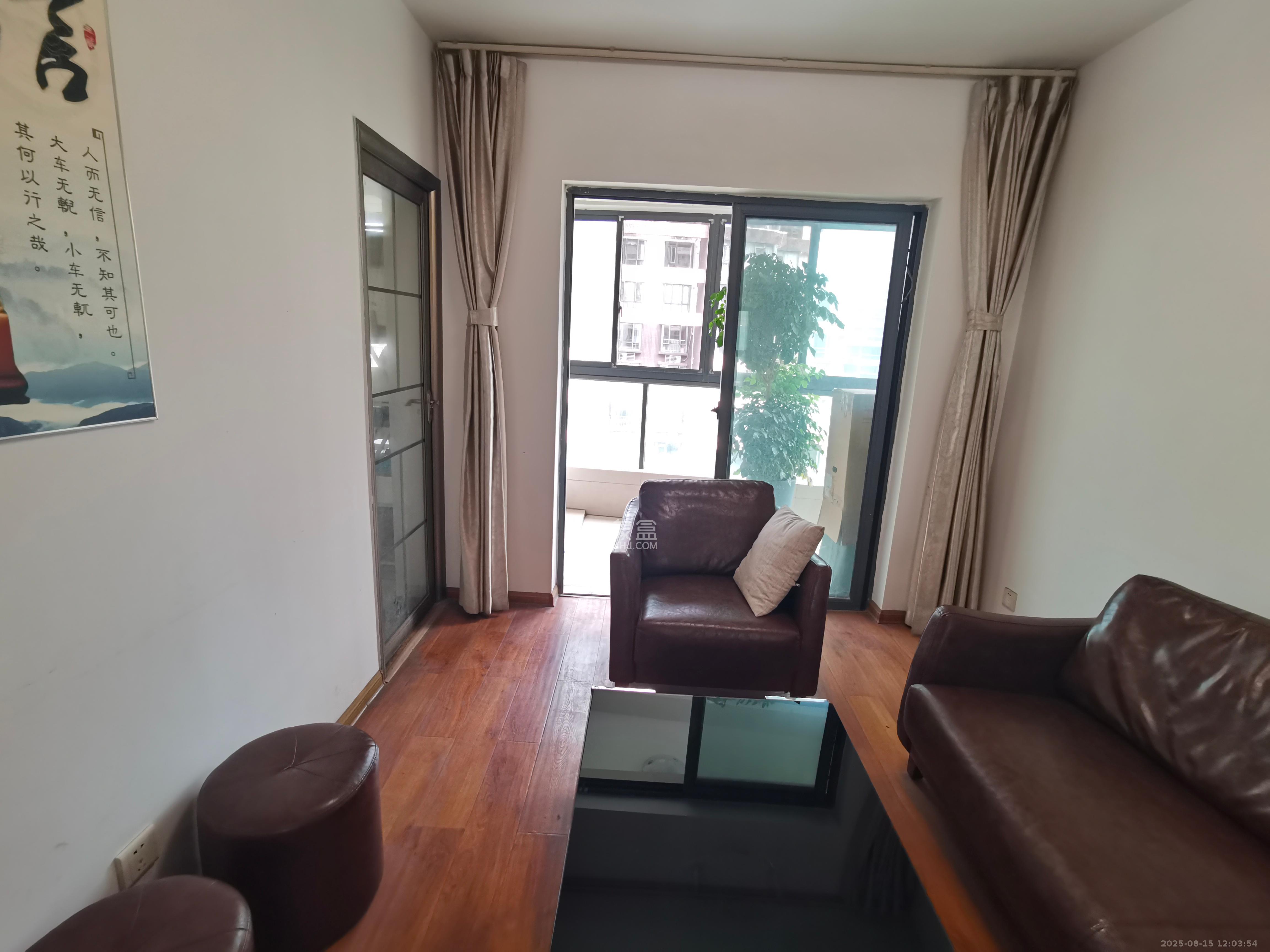 西子花苑 3室2厅2卫 2800.0元/月 西子花苑 3室2厅2卫 2800.0元/月室内图