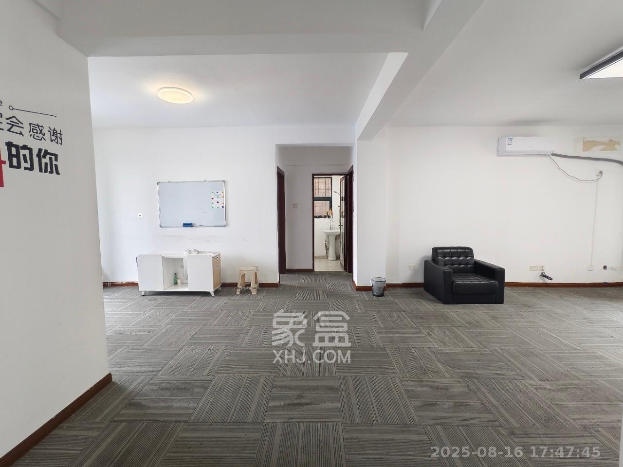 凯通国际城(凯通朝庭) 3室2厅1卫 2700.0元/月 凯通国际城(凯通朝庭) 3室2厅1卫 2700.0元/月室内图