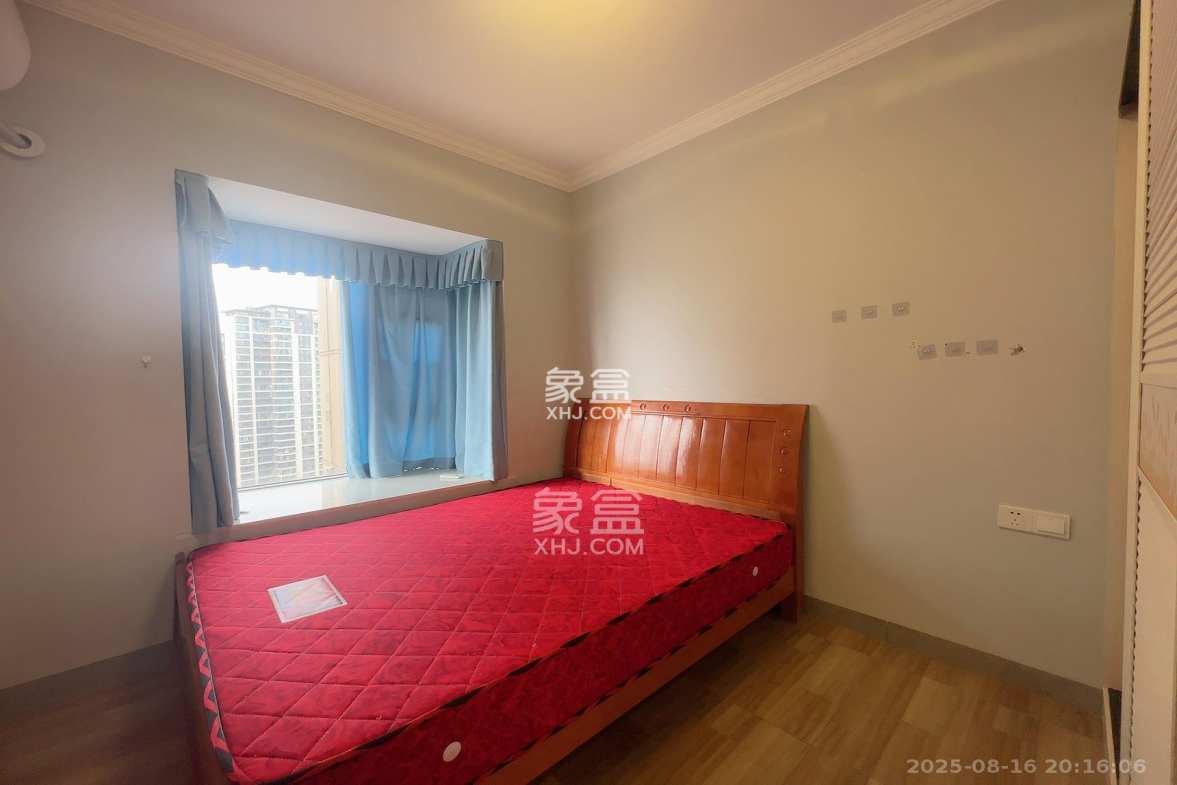 荣盛花语城  4室2厅2卫    2400.0元/月 荣盛花语城  4室2厅2卫    2400.0元/月室内图