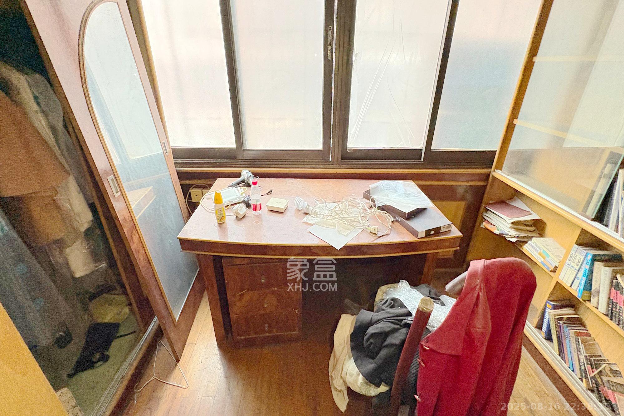 新富城  3室2厅1卫   105.00万阳台
