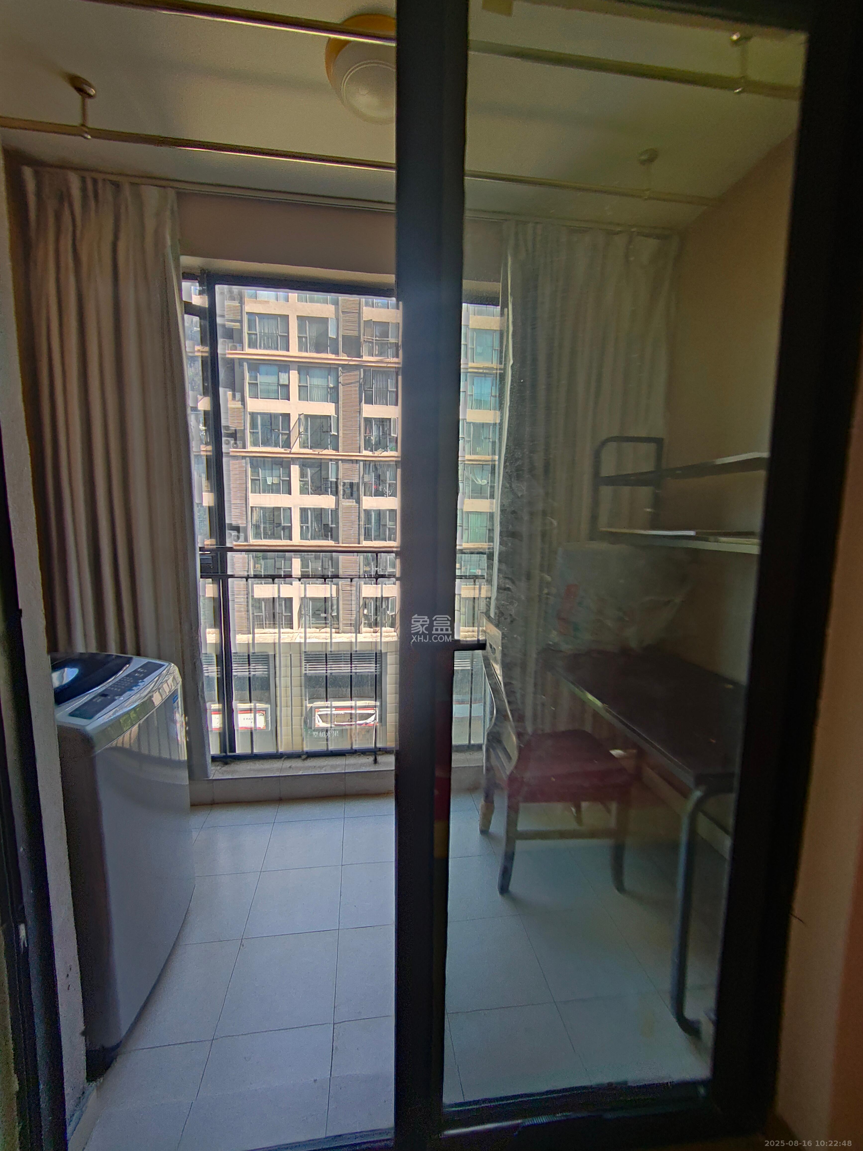 万科金域华府一期  1室1厅1卫    1300.0元/月室内图