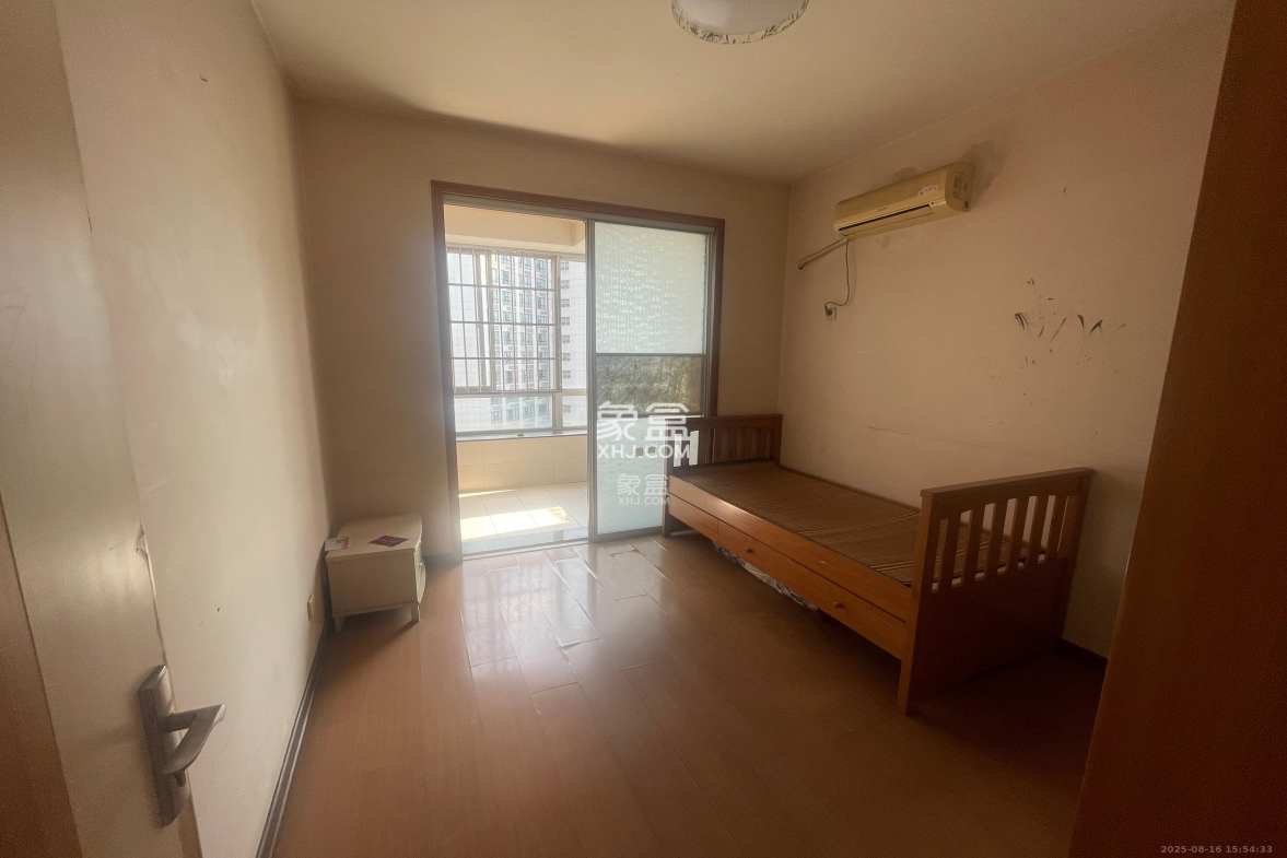 省建苑小区  3室2厅2卫    2800.0元/月 省建苑小区  3室2厅2卫    2800.0元/月室内图